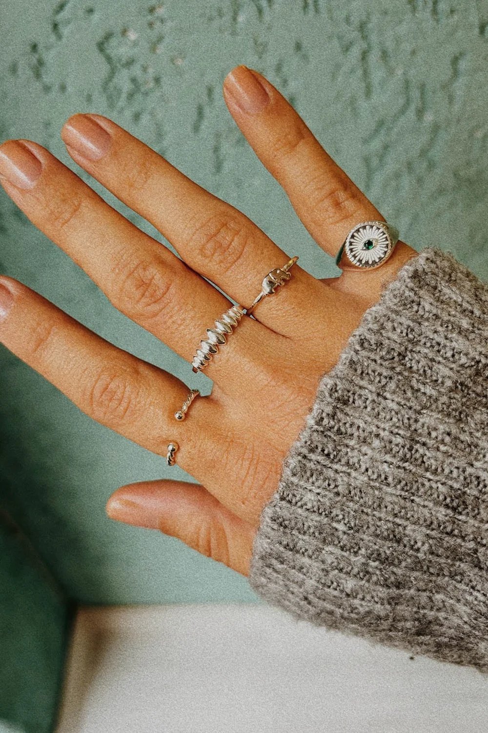 The Pheia-Yeşil Taş Detaylı Yuvarlak Serçe Parmak Yüzüğü | 925 Ayar Gümüş-Yüzük-1-Milagron.com