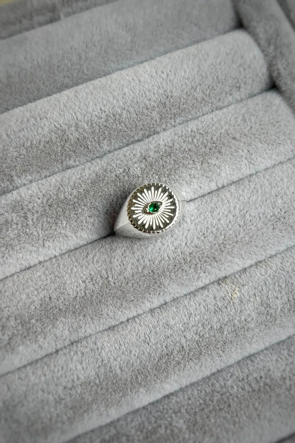 The Pheia-Yeşil Taş Detaylı Yuvarlak Serçe Parmak Yüzüğü | 925 Ayar Gümüş-Yüzük-3-Milagron.com