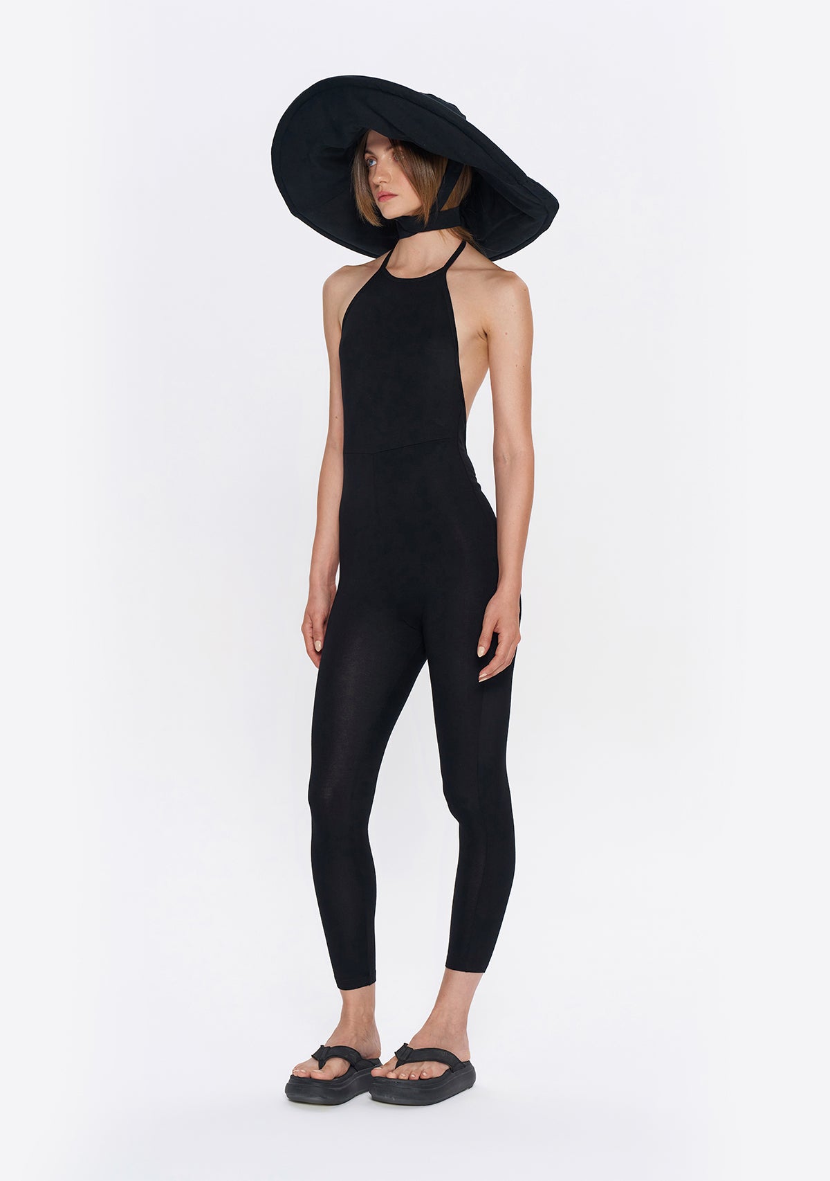 Tiny-Boyundan Bağlamalı Sırt Dekolteli Siyah Tulum-Tulum-5-Milagron.com