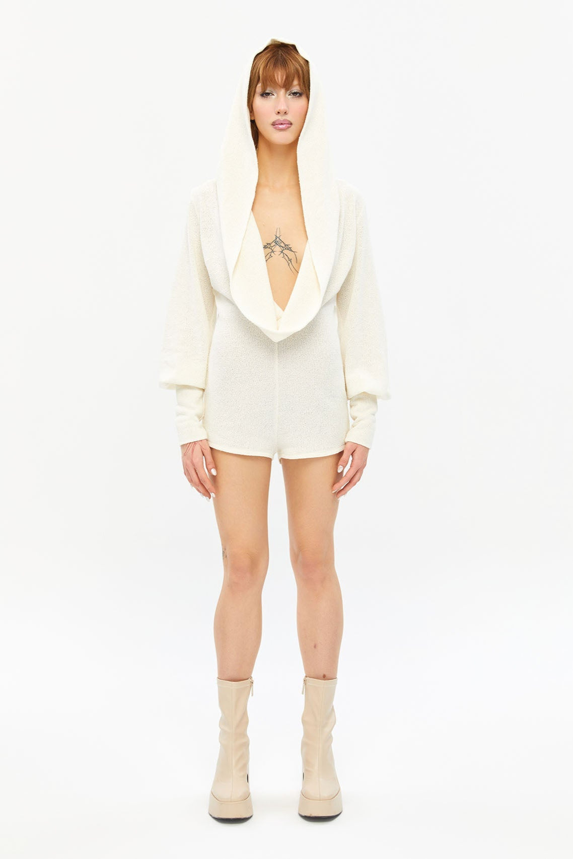 Tiny-Derin Dekolteli Krem Şort Tulum-Tulum-1-Milagron.com