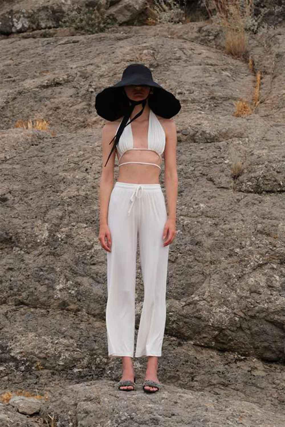 Tiny-Gölgelikli Büyük Siyah Şapka-Şapka-1-Milagron.com