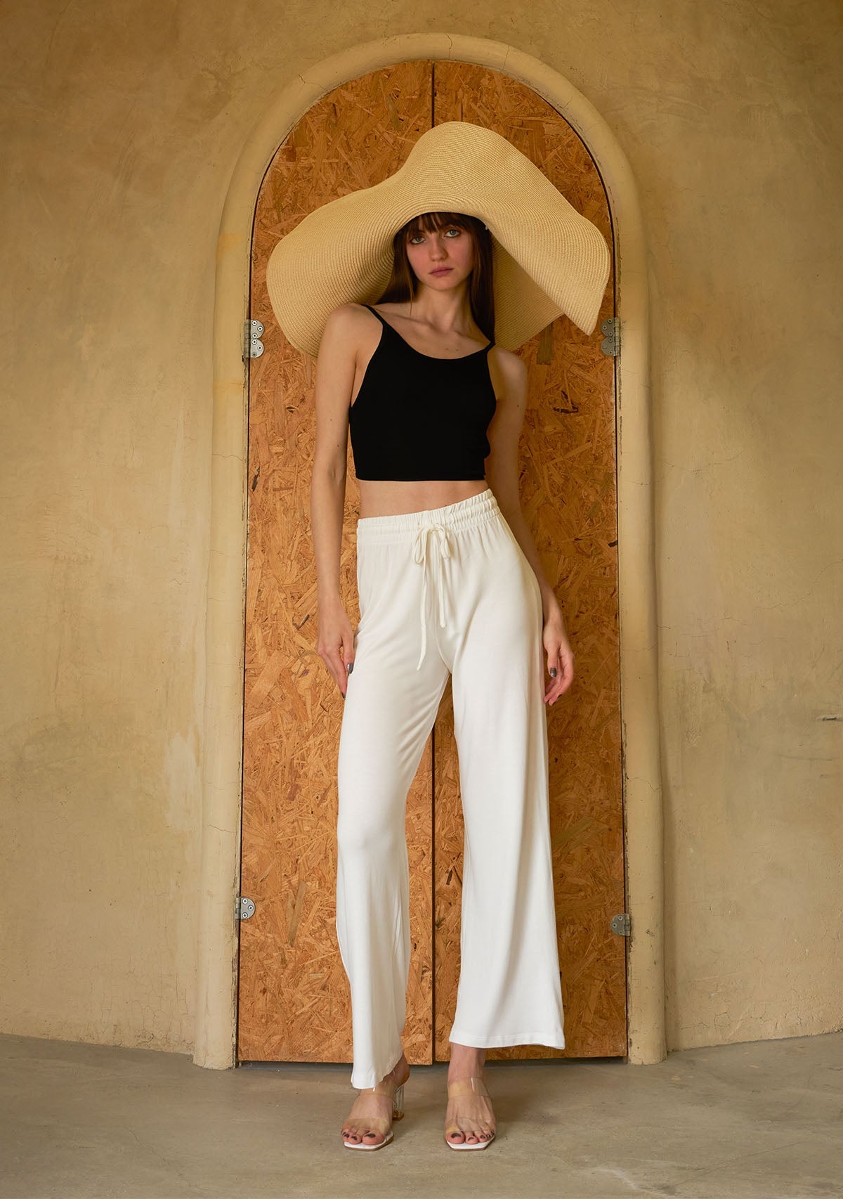 Tiny-Halter Yaka Çapraz Sırt Dekolteli Siyah Üst-Top-3-Milagron.com