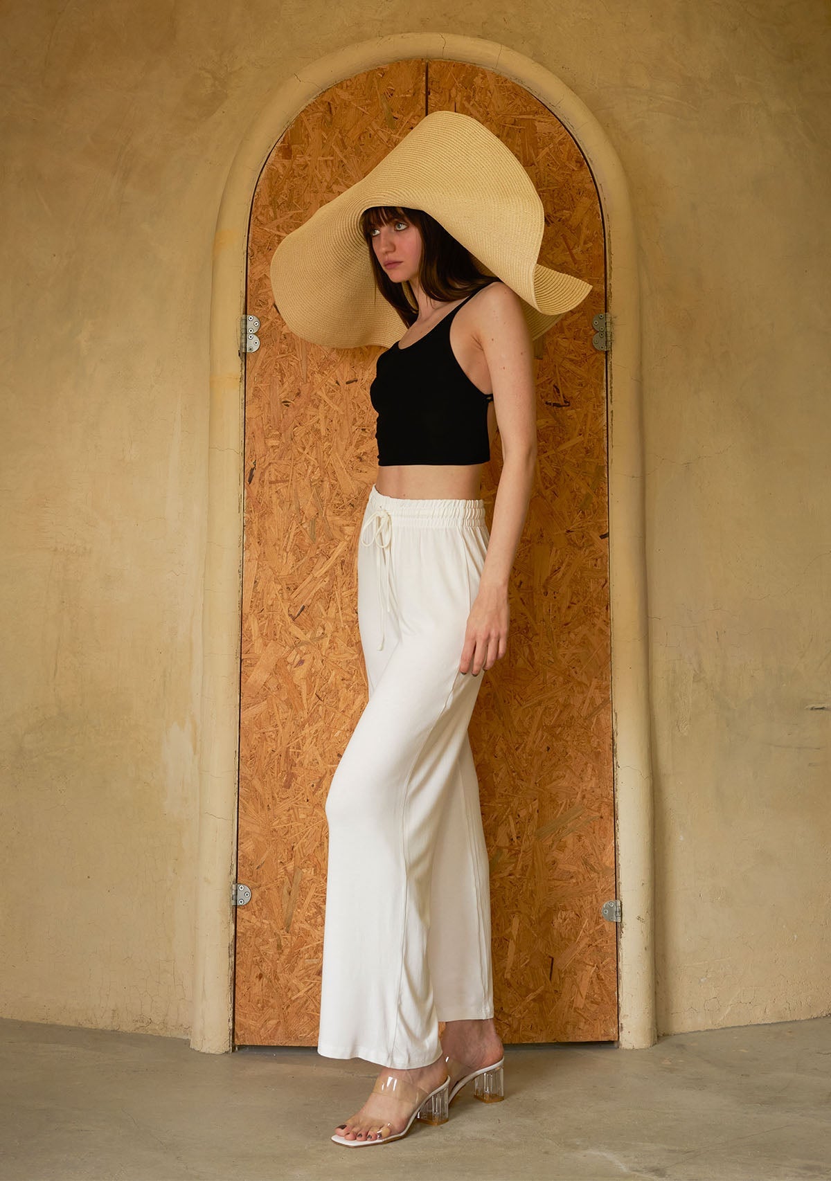 Tiny-Halter Yaka Çapraz Sırt Dekolteli Siyah Üst-Top-4-Milagron.com