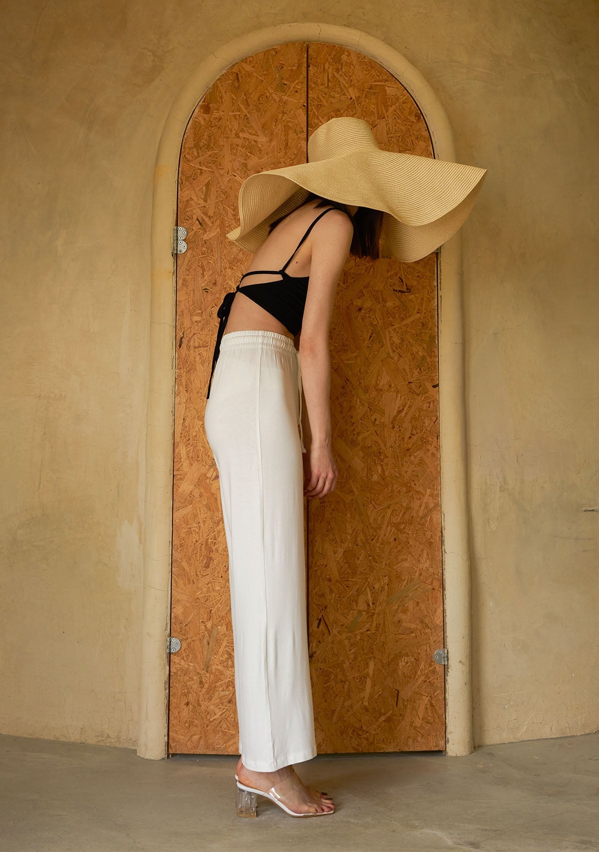 Tiny-Halter Yaka Çapraz Sırt Dekolteli Siyah Üst-Top-6-Milagron.com