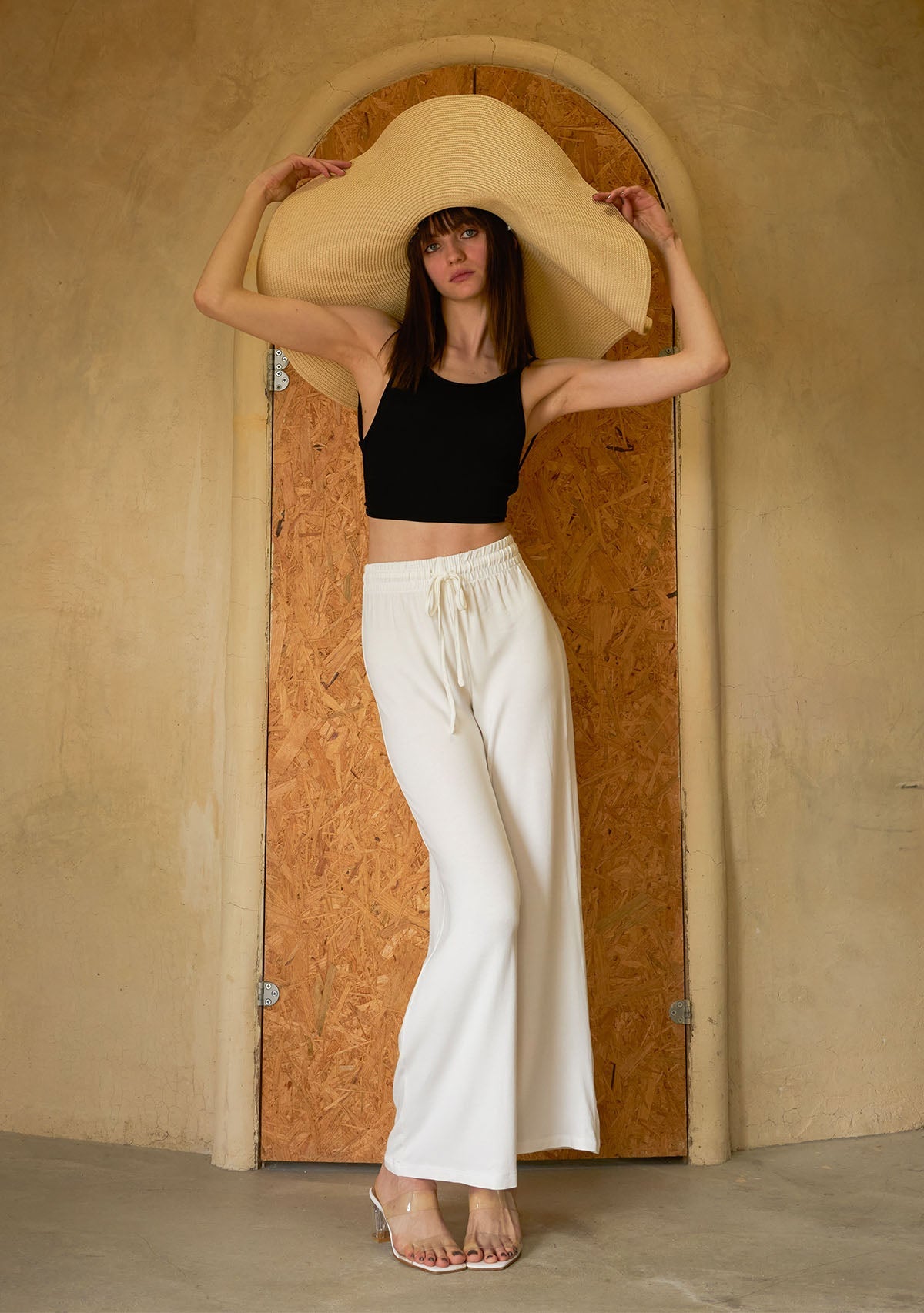 Tiny-Halter Yaka Çapraz Sırt Dekolteli Siyah Üst-Top-7-Milagron.com