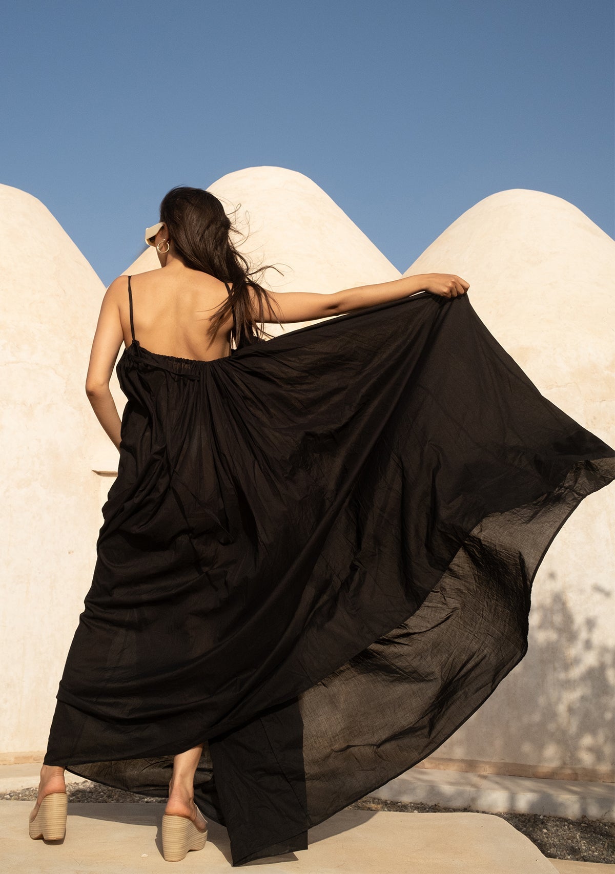 Tiny-İp Askılı Geniş Kesim Siyah Elbise-Elbise-7-Milagron.com