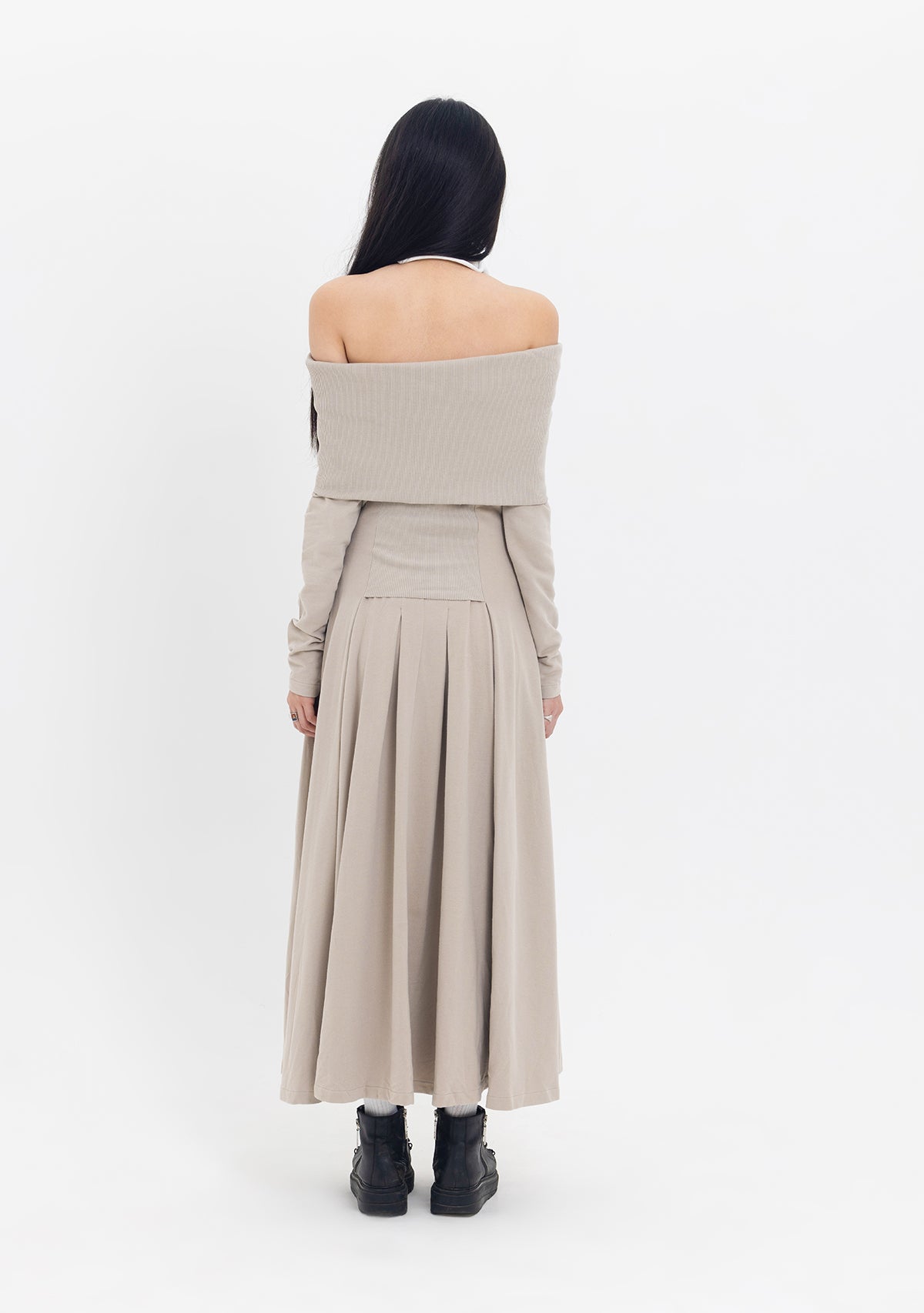 Tiny-Kayık Yaka Pileli Bej Uzun Elbise-Elbise-2-Milagron.com