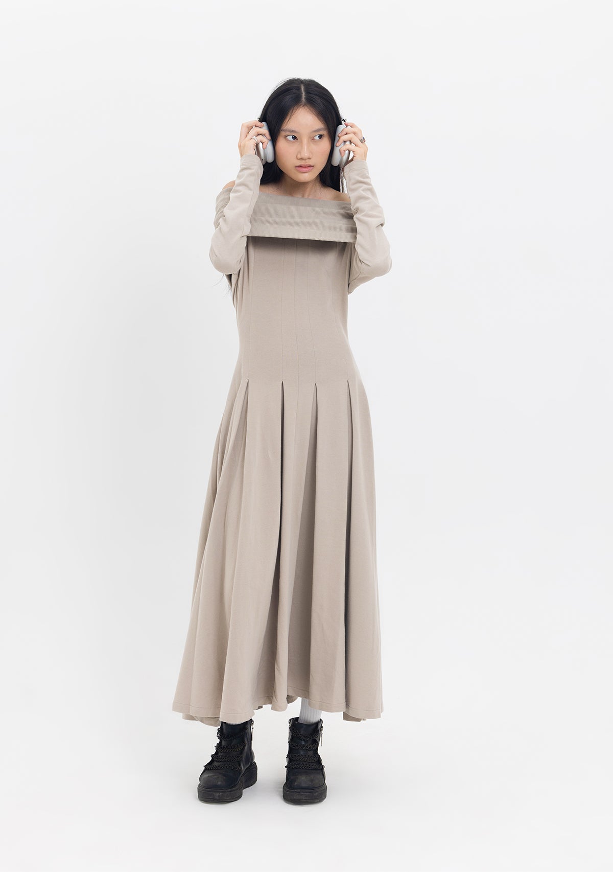 Tiny-Kayık Yaka Pileli Bej Uzun Elbise-Elbise-4-Milagron.com