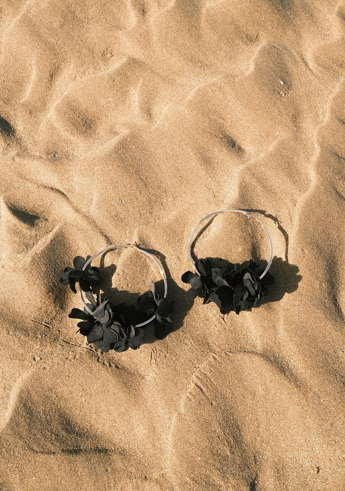 Tiny-SORUNLU - Sekhmet Black Tencel Earring-Küpe-1-Milagron.com