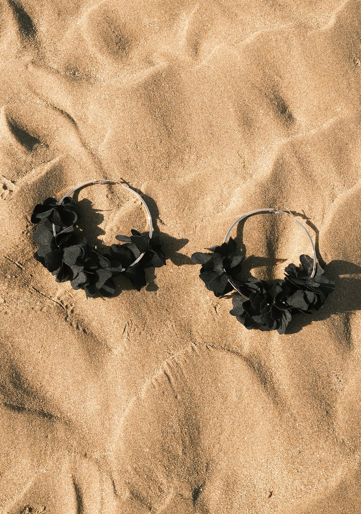 Tiny-SORUNLU - Sekhmet Black Tencel Earring-Küpe-4-Milagron.com