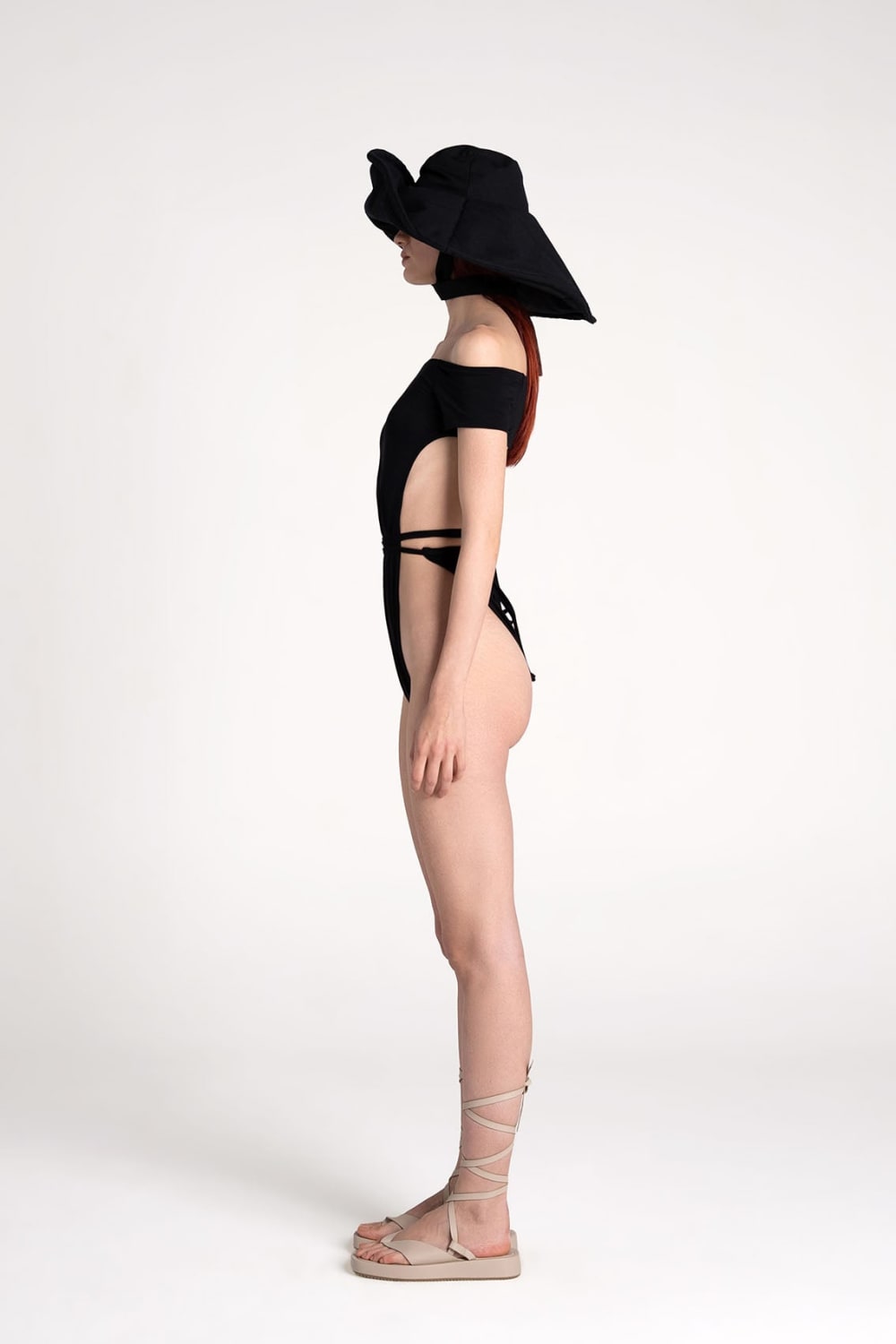 Tiny-Siyah Derin Dekolteli Belden Bağlamalı Straplez Bodysuit-Bodysuit-12-Milagron.com