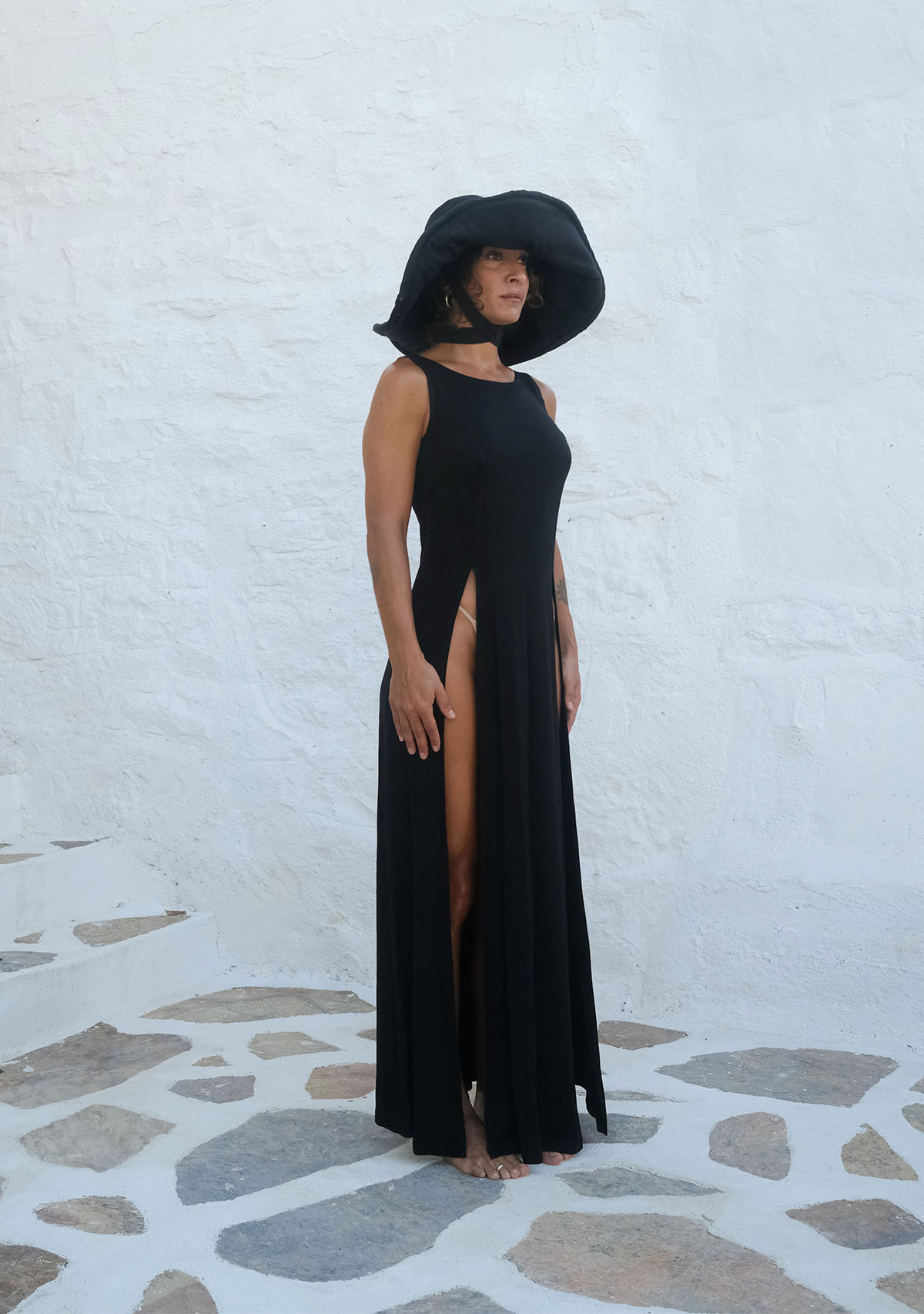 Tiny-Siyah Derin Yırtmaçlı Yumuşak Kolsuz Elbise-Elbise-6-Milagron.com