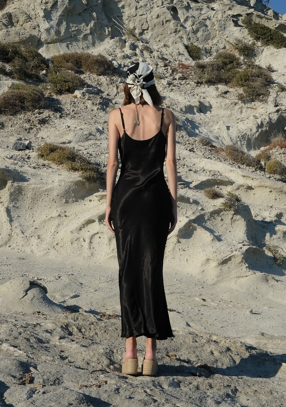 Tiny-Siyah İnce Askılı Uzun Saten Elbise-Elbise-2-Milagron.com