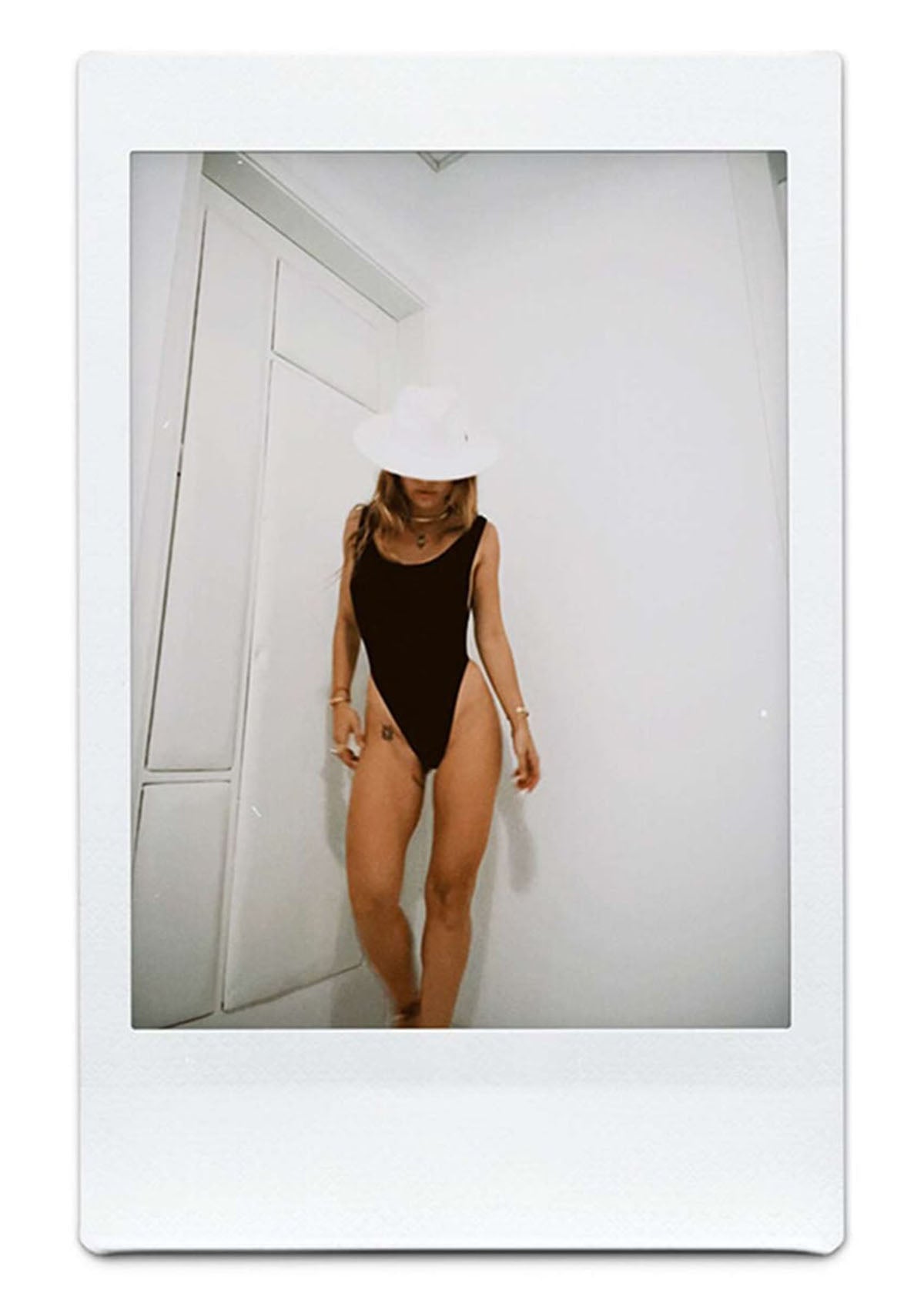 Tiny-Siyah Sırt Dekolteli Bodysuit-Bodysuit-10-Milagron.com