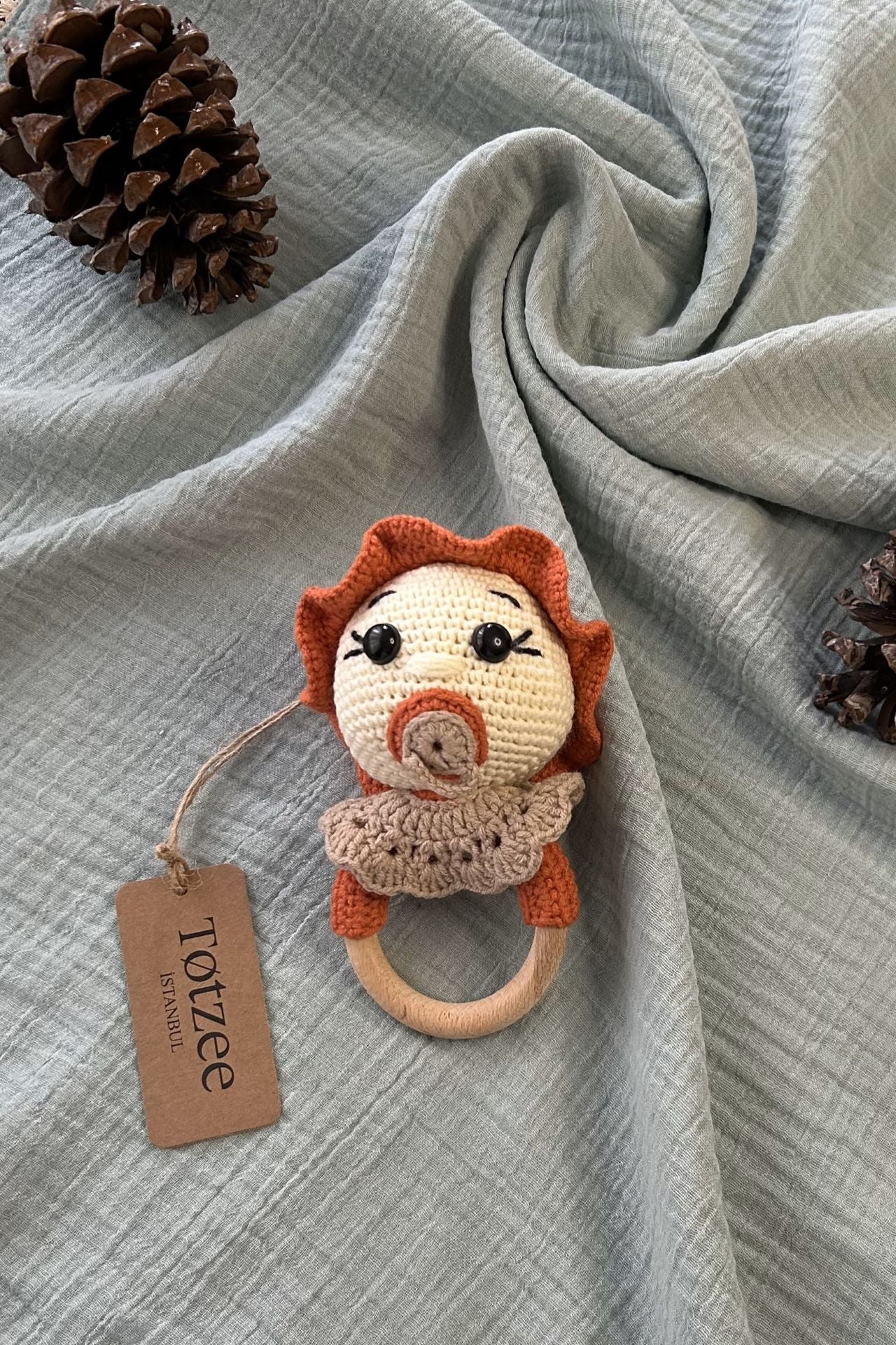 Totzee-Amigurumi Emzikli Bebek Çıngırak Mercan & Bej-Amigurumi Çıngırak-2-Milagron.com