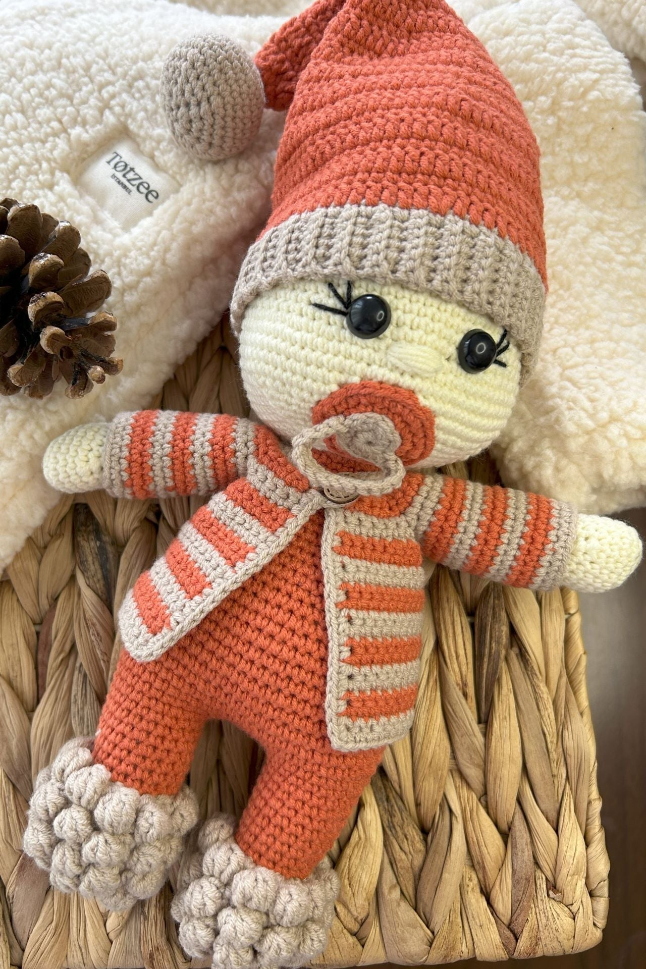 Totzee-Amigurumi Emzikli Bebek Mercan & Bej-Amigurumi Oyuncak-2-Milagron.com