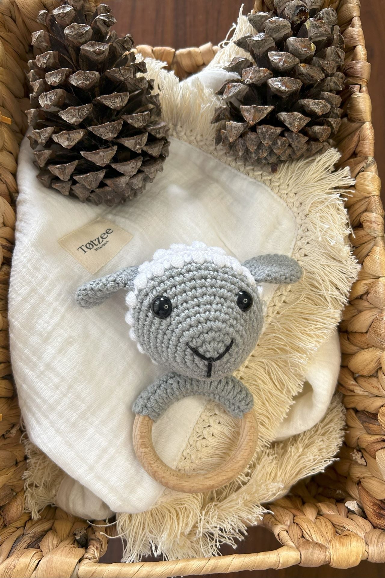 Totzee-Amigurumi Kuzu Çıngırak Gri & Beyaz-Amigurumi Çıngırak-1-Milagron.com
