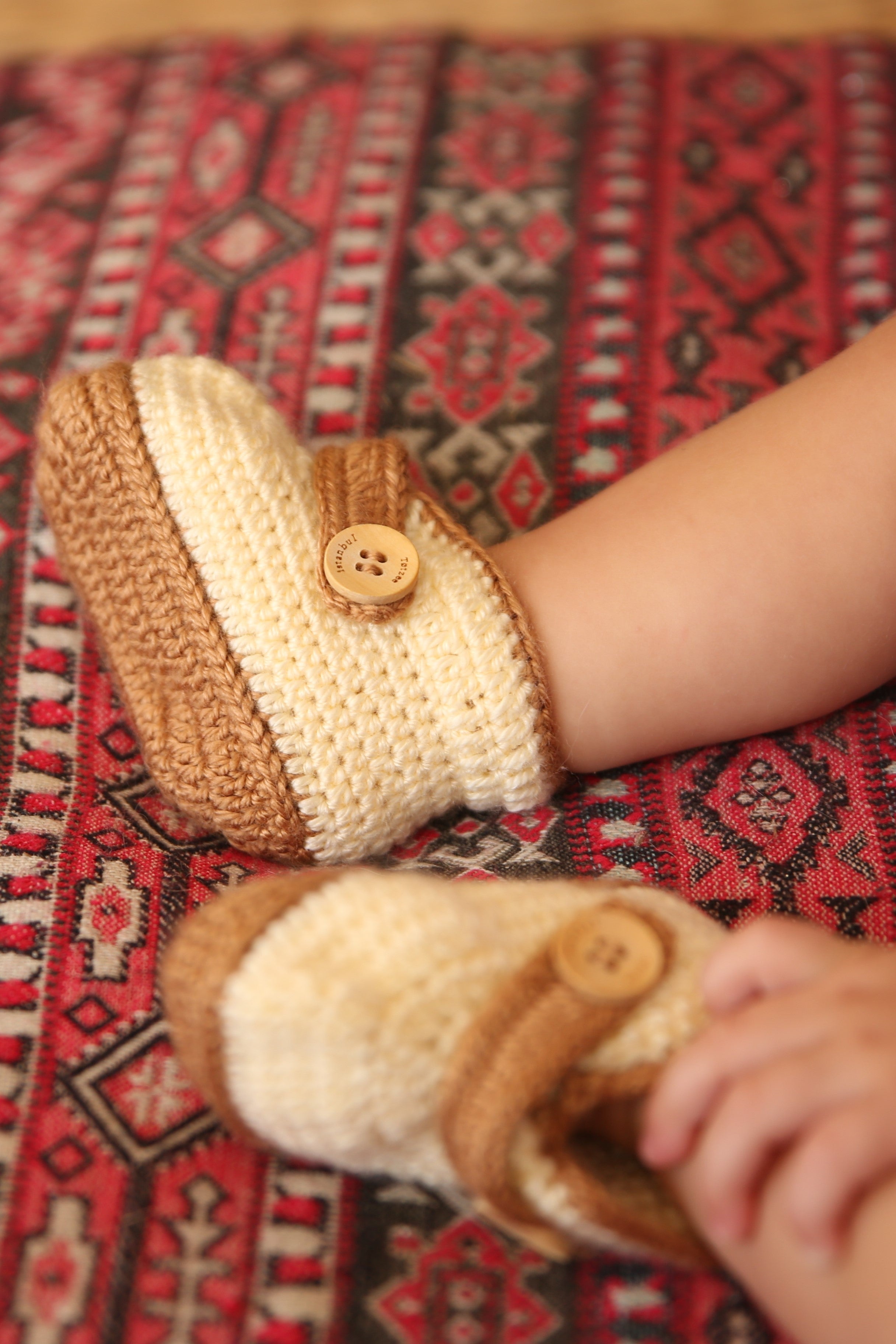 Totzee-Düğmeli Bot Patik Krem & Kahverengi-Patik-3-Milagron.com