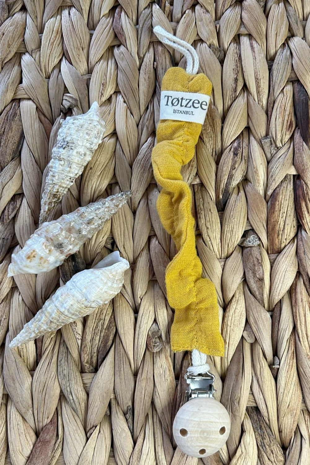 Totzee-Müslin Emzik Askısı Sonbahar Sarısı-Emzik Askısı-1-Milagron.com