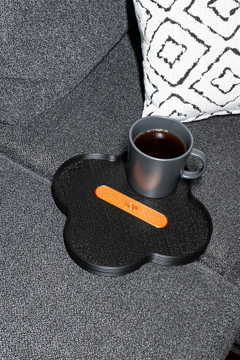 Tou Workshop-Placia Devrilmez Koltuk Tepsisi-Sehpa-5-Milagron.com