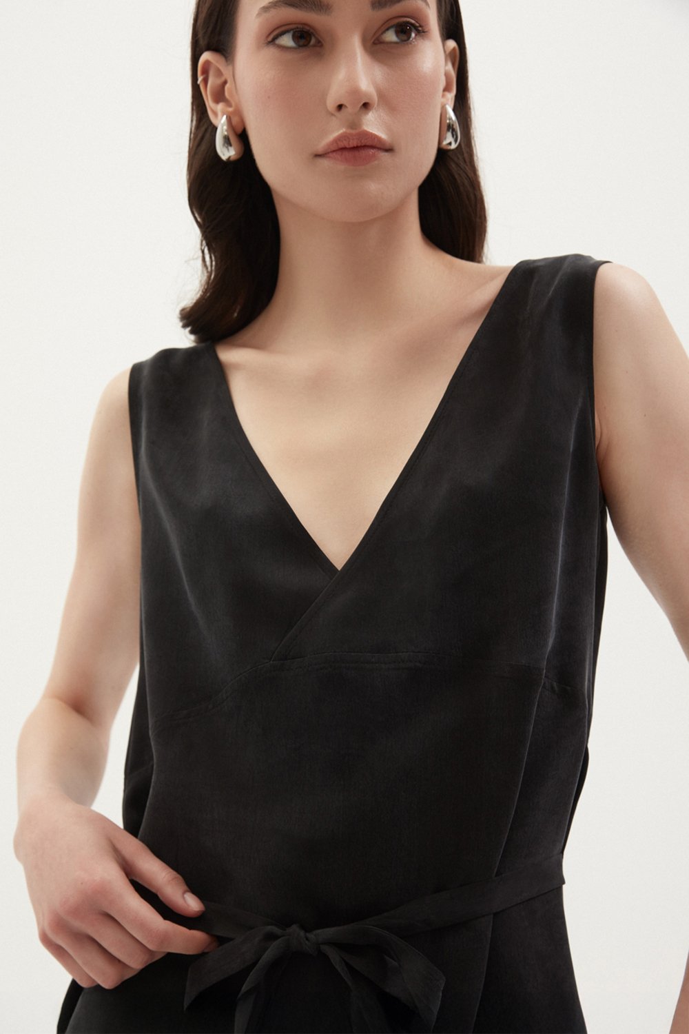 Towdoo-Lily – V Yaka Elbise - Siyah-Elbise-7-Milagron.com