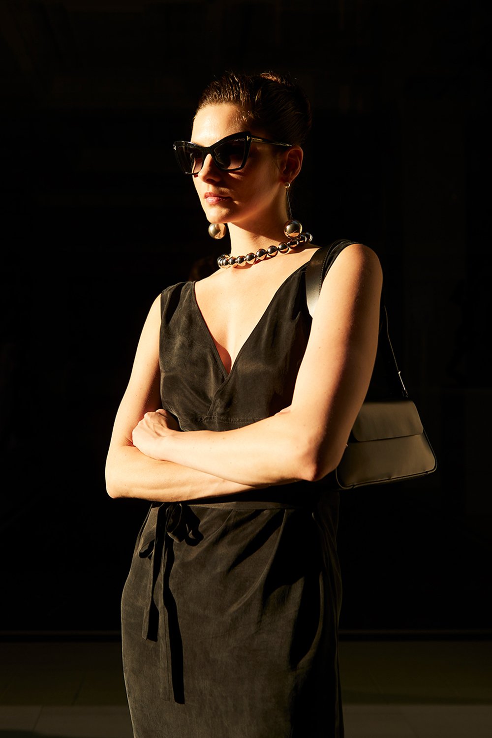 Towdoo-Lily – V Yaka Elbise - Siyah-Elbise-8-Milagron.com