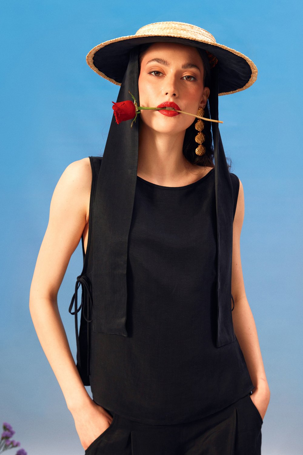 Towdoo-Poppy – Yan Bağlı Kolsuz Bluz – Siyah-Bluz-6-Milagron.com