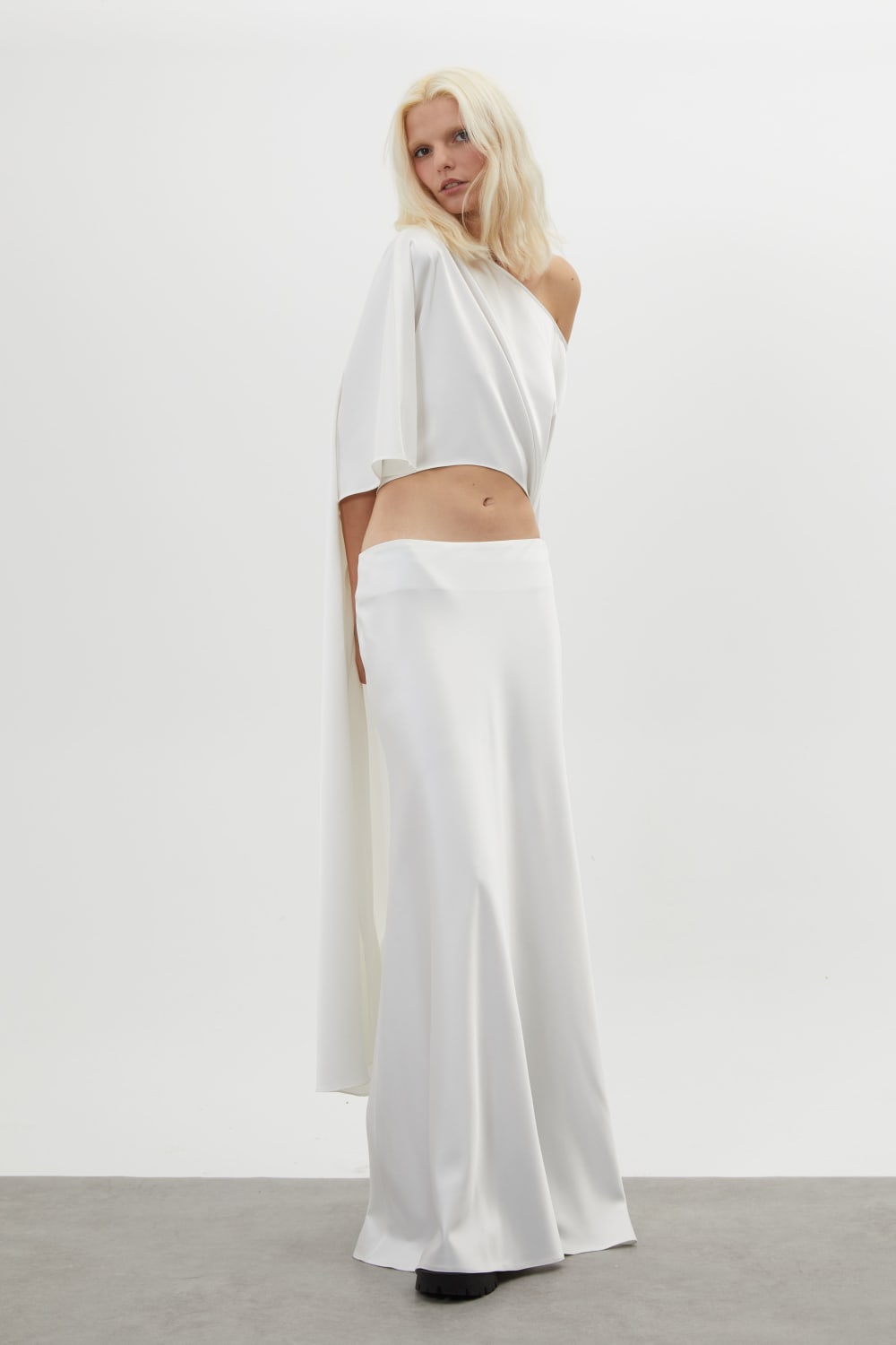 Trust The Team-Zeta Beyaz Etek-Etek-1-Milagron.com