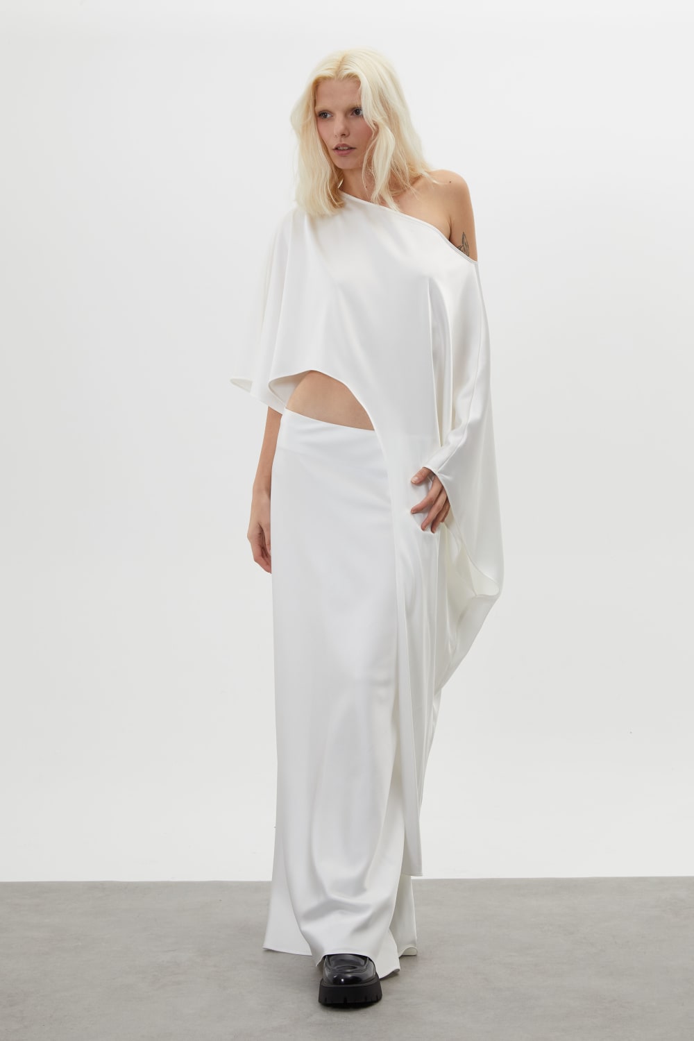 Trust The Team-Zeta Beyaz Etek-Etek-2-Milagron.com