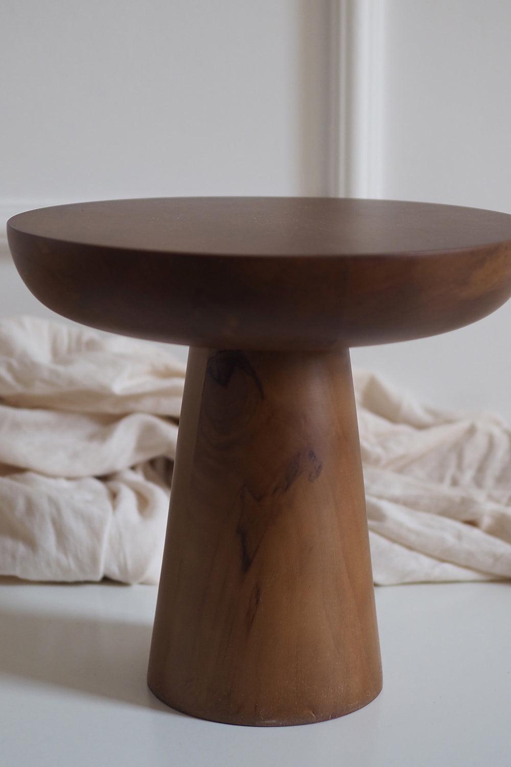 Tuca's Home-Mushroom 4 Ceviz-Sehpa-2-Milagron.com