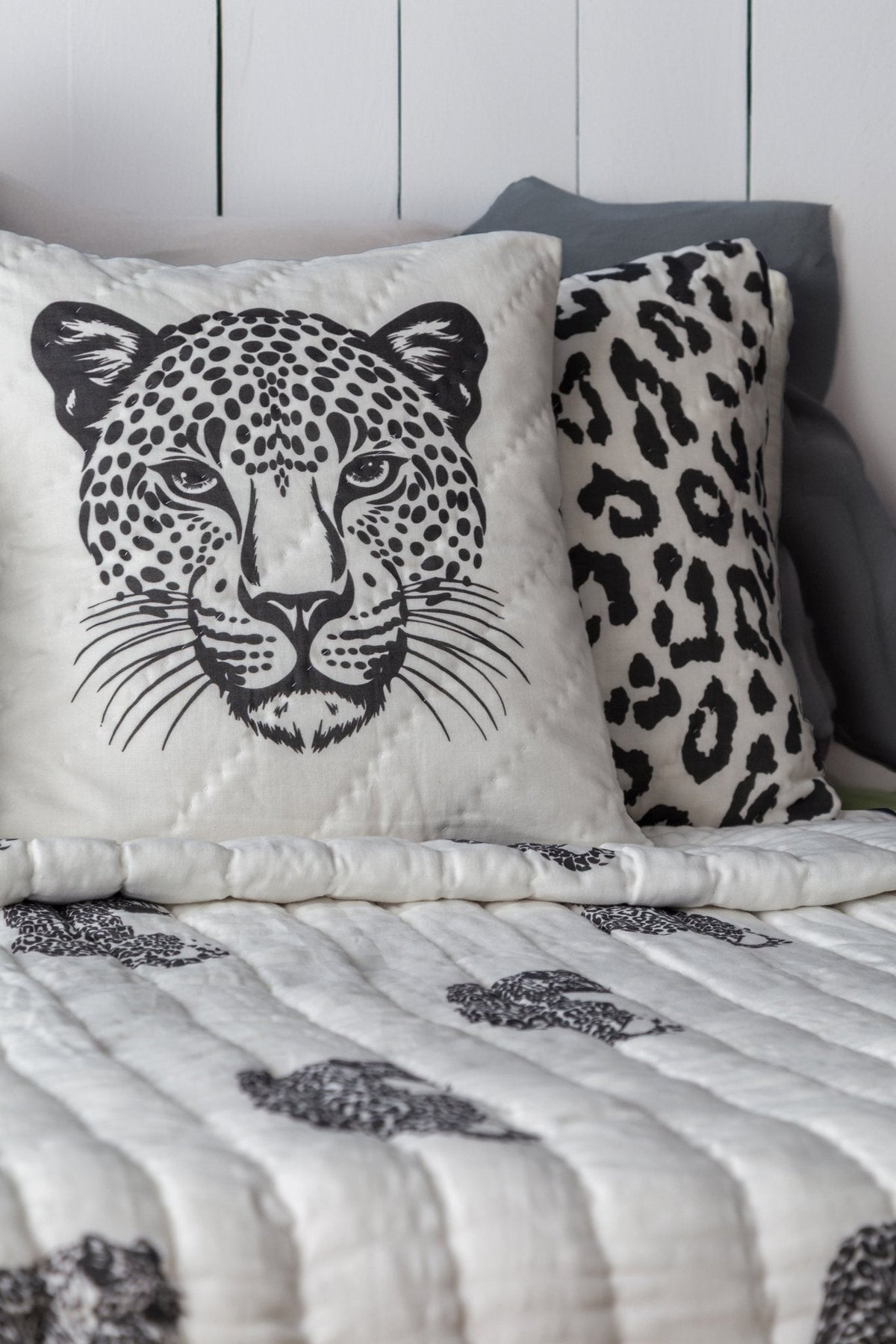 Wild Leopar Desenli El Yapımı 2'Li Yastık Kılıfı