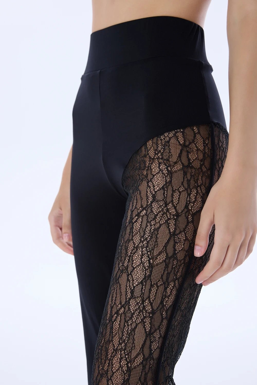 Valnue Lingerie-Celeste Siyah Dantel Asimetrik Pantolon-Pantolon-1-Milagron.com