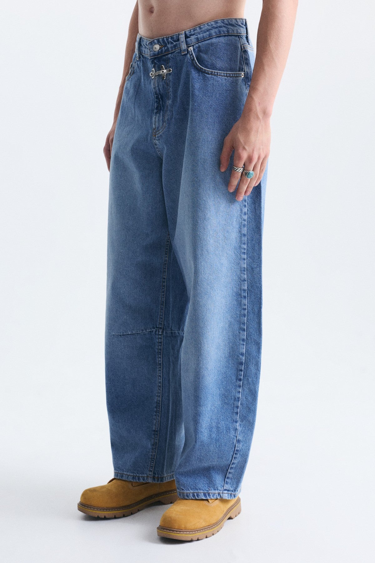 Metal Kanca Detaylı Balloon Fit Jean