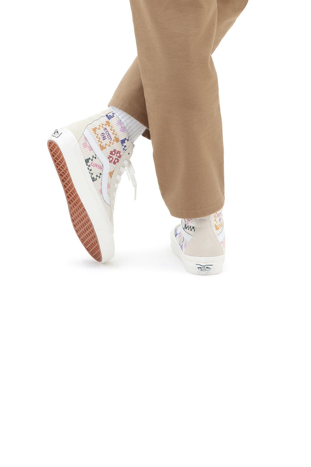 Vans-UA SK8-Hi 38 DX Classic White-Sneakers-2-Milagron.com