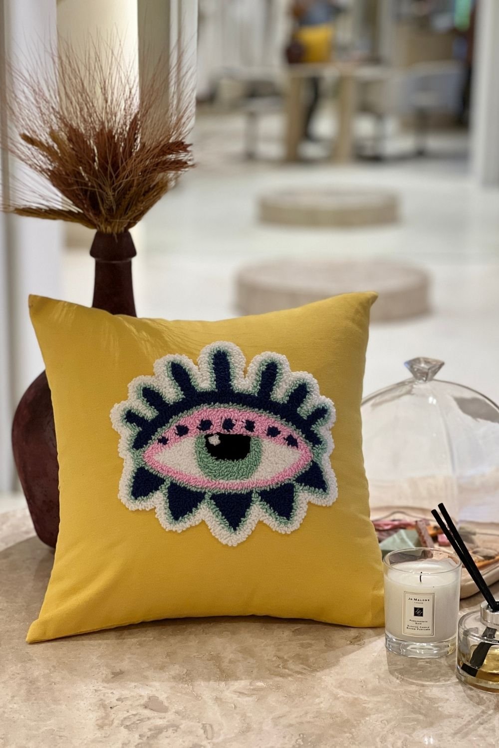 Vapaa-Yellow Eye-Yastık-1-Milagron.com