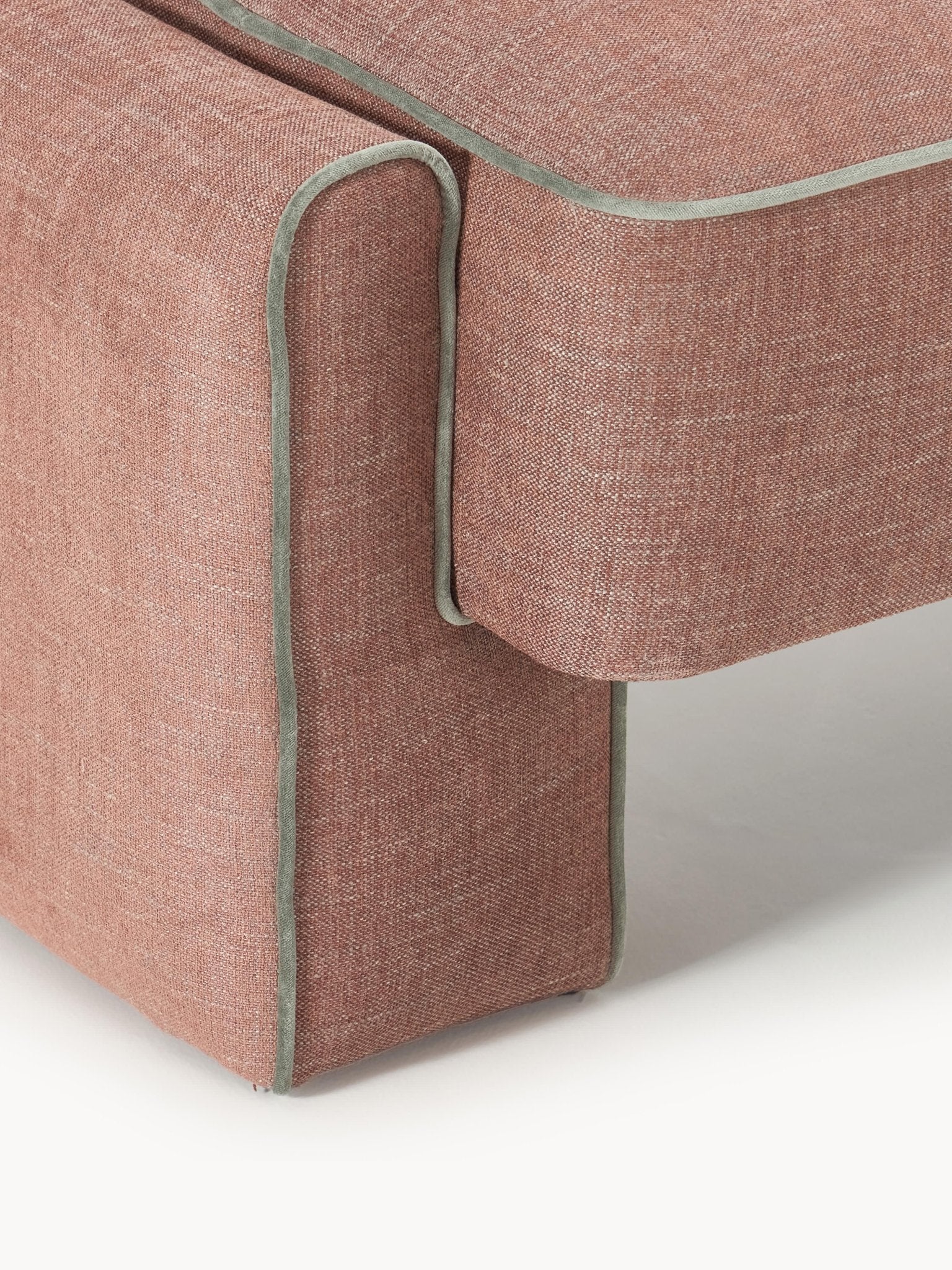 Bobi Modern Tasarım Beklede Poef Şık Dekoratif Oturma Parçası