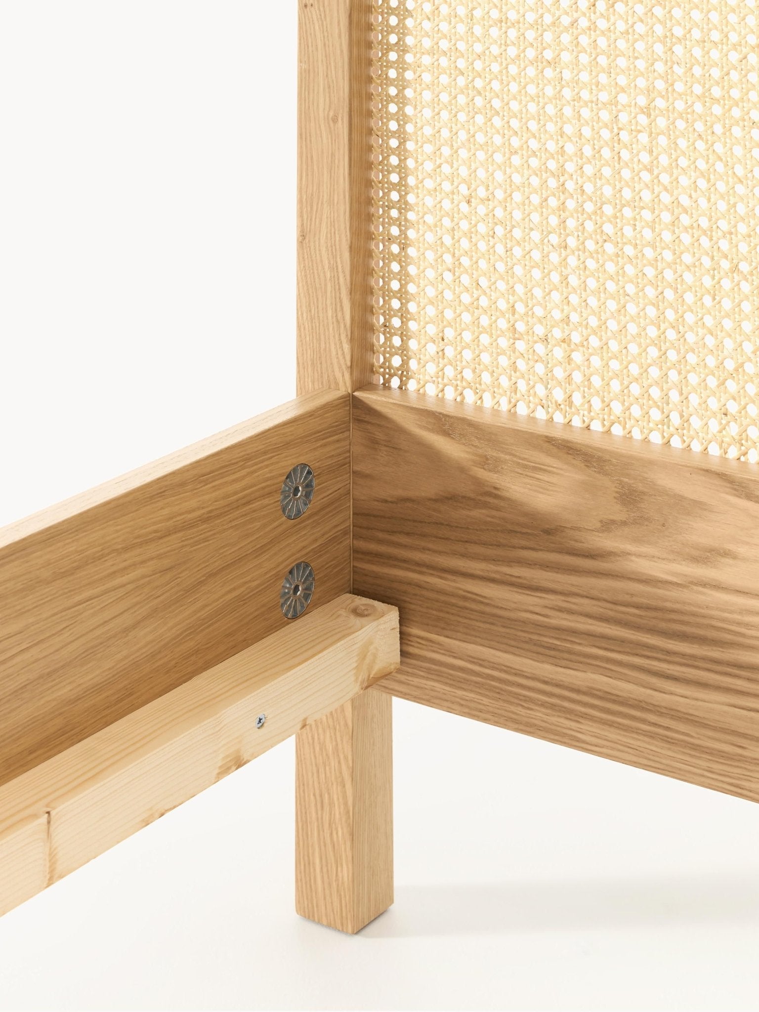 Jones Ahşap Karyola - Modern Estetik Ve Konfor Ile Donatıldı