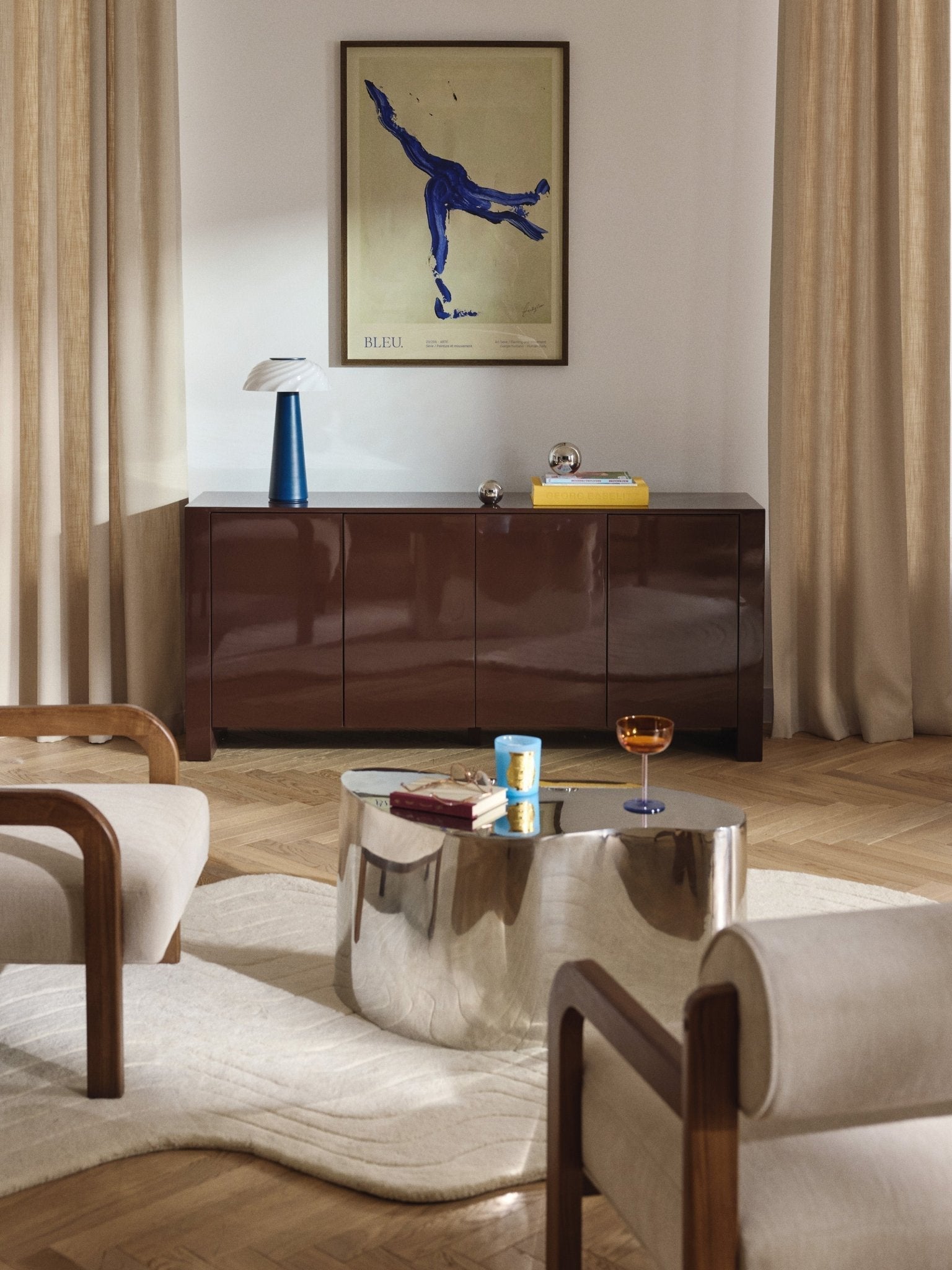 Liv Modern Dresuar: Parlak Yüzey Ve Fonksiyonel Tasarım Ile 170 Cm Genişlik