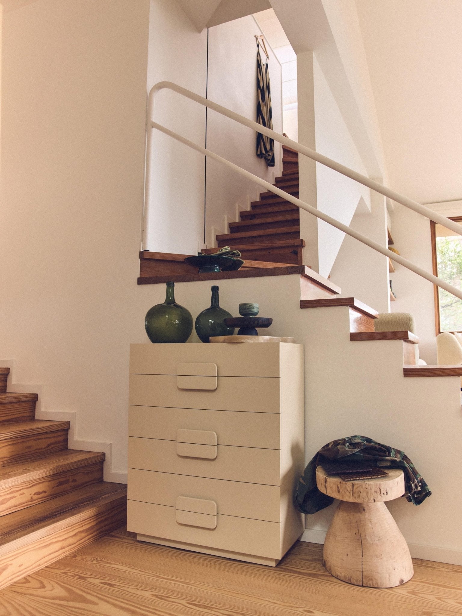 Spacious 6 Çekmeceli Sungkai Ahşap Şifonyer Krem Modern Tasarım