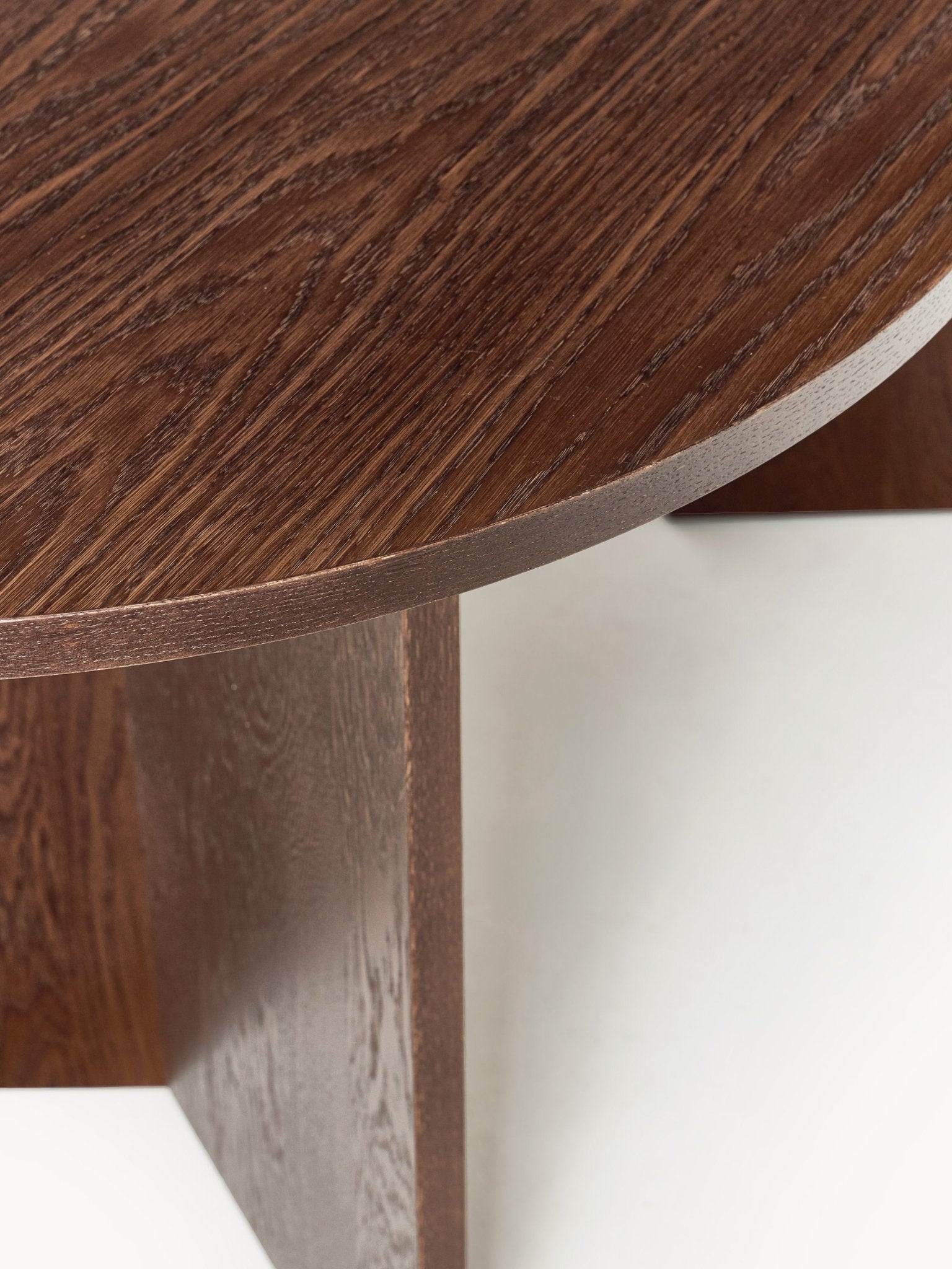 Toni Oval Ahşap Yemek Masası - Modern Geometrik Tasarım Ile Şık Ve Fonksiyonel