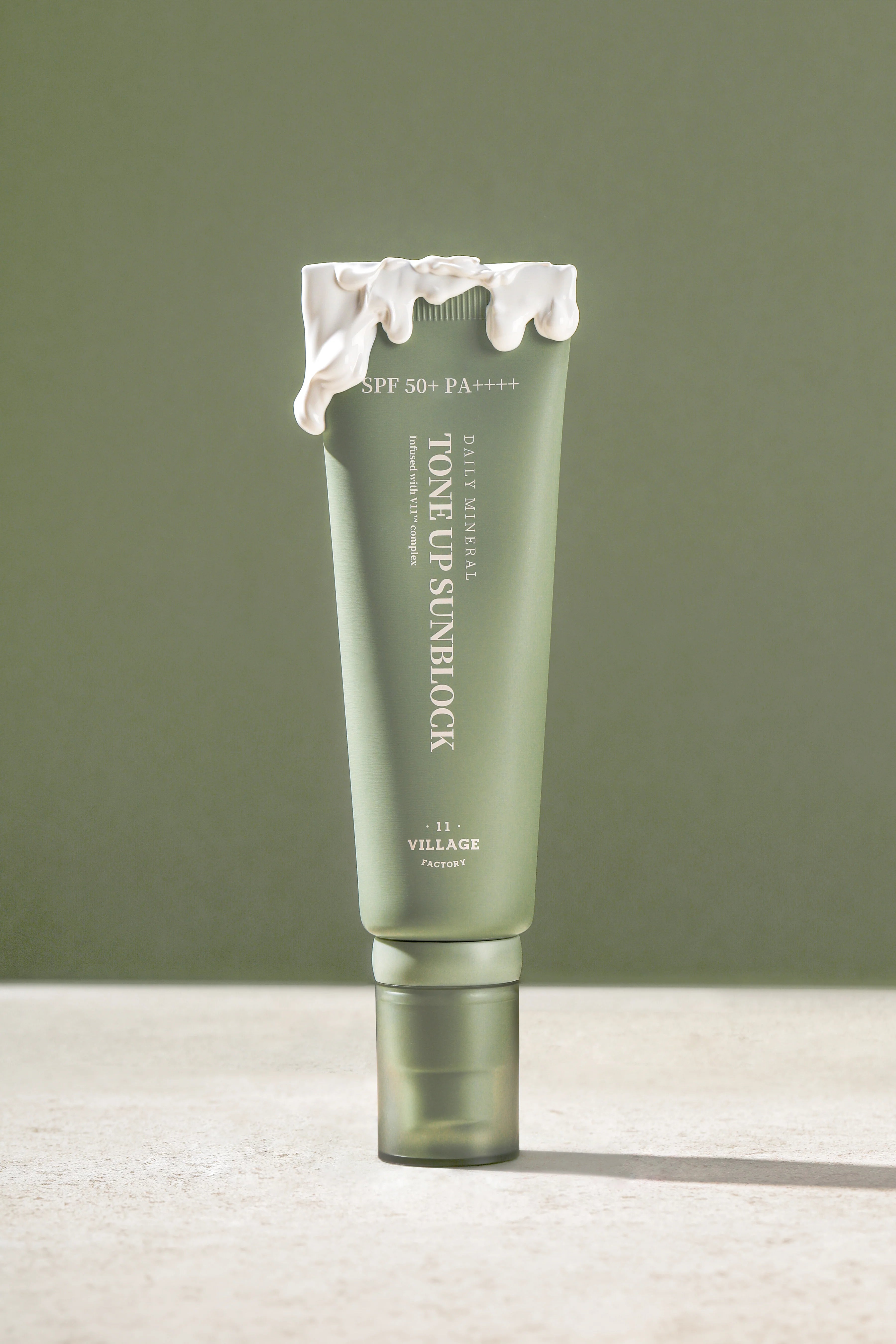 Village 11 Factory-Village 11 Factory Daily Mineral Tone Up Sunblock Spf 50+ Pa++++ 50ml %100 Mineral & Ton Eşitleyici Vegan Güneş Koruyucu-Güneş Koruyucu-2-Milagron.com