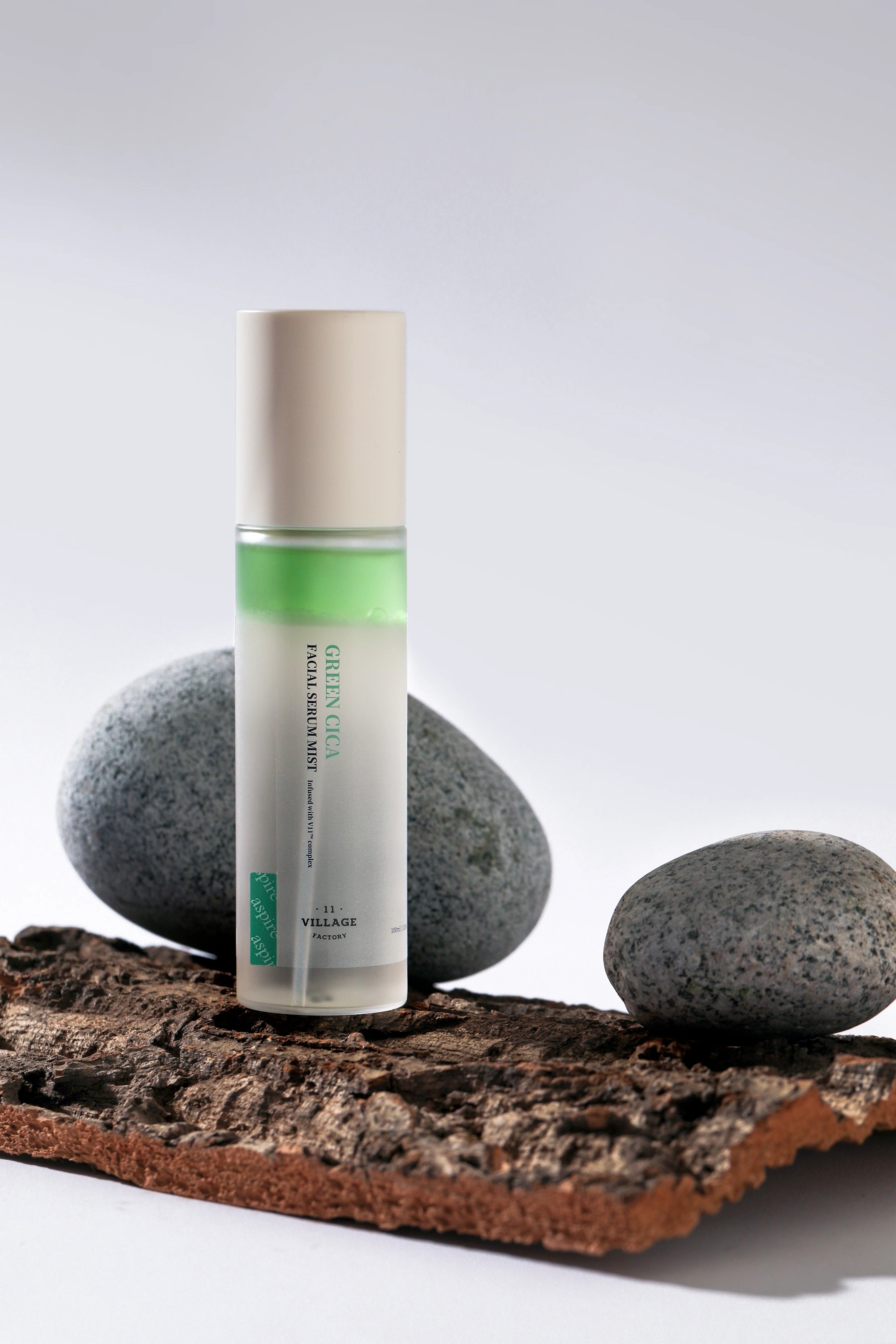 Village 11 Factory-Village 11 Factory Fresh Dewy Green Cica Facial Serum Mist 100ml Onarıcı & Sakinleştirici Vegan Serum Mist-Yüz Serumu-2-Milagron.com