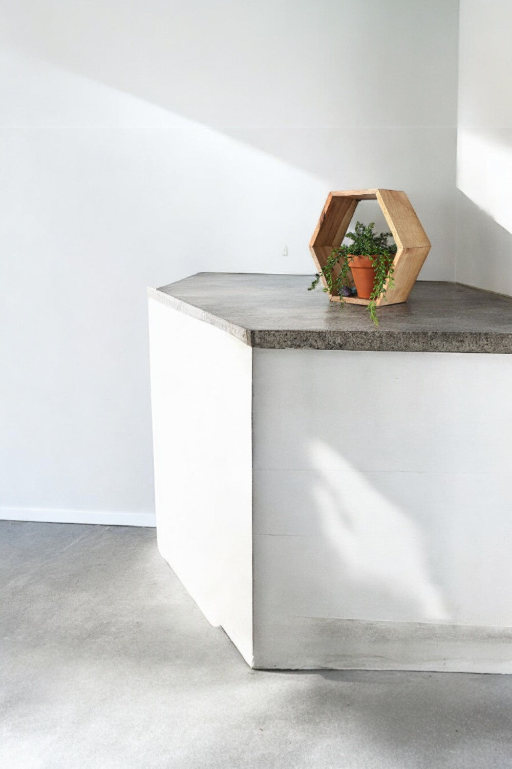 Vune Concept-El Yapımı Ahşap Altıgen Raf-Duvar Rafı-2-Milagron.com