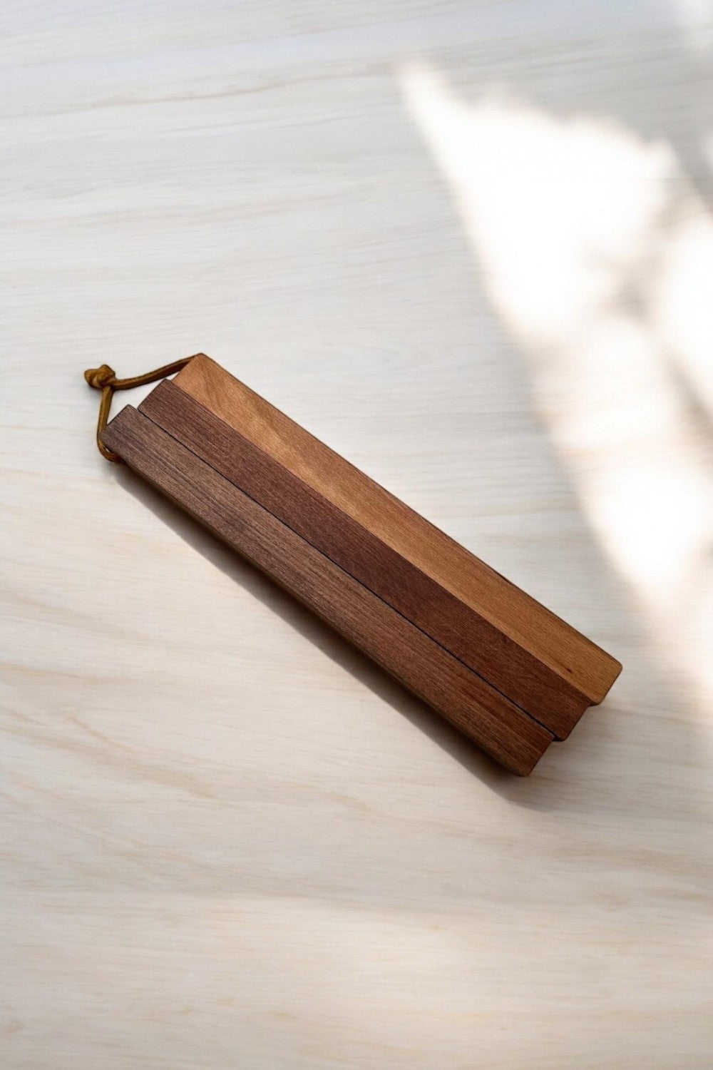 Vune Concept-Regla El Yapımı Deri Detaylı Ahşap Nihale - Medium-Sunum Aksesuarları-5-Milagron.com