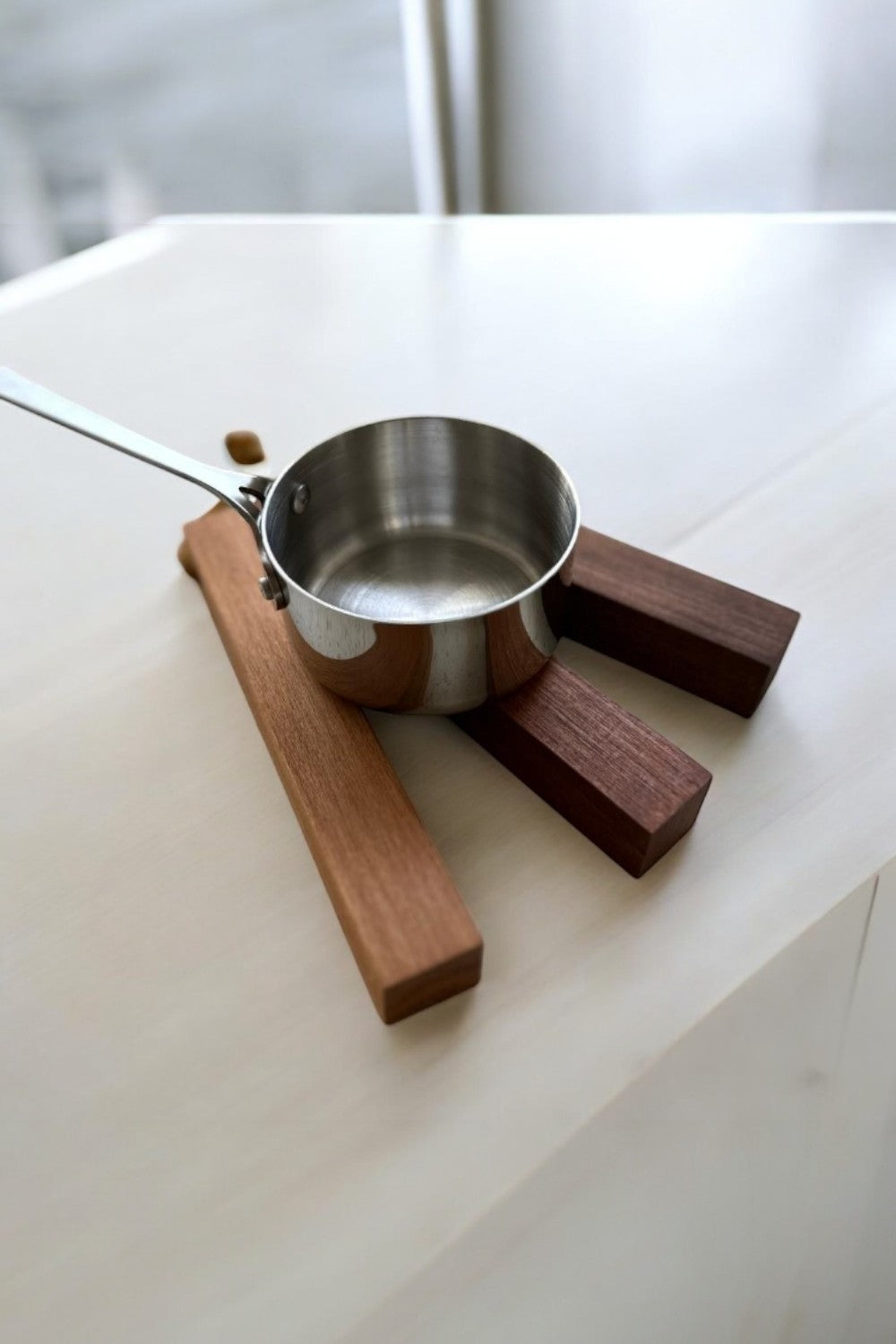 Vune Concept-Regla El Yapımı Deri Detaylı Ahşap Nihale - Small-Sunum Aksesuarları-3-Milagron.com