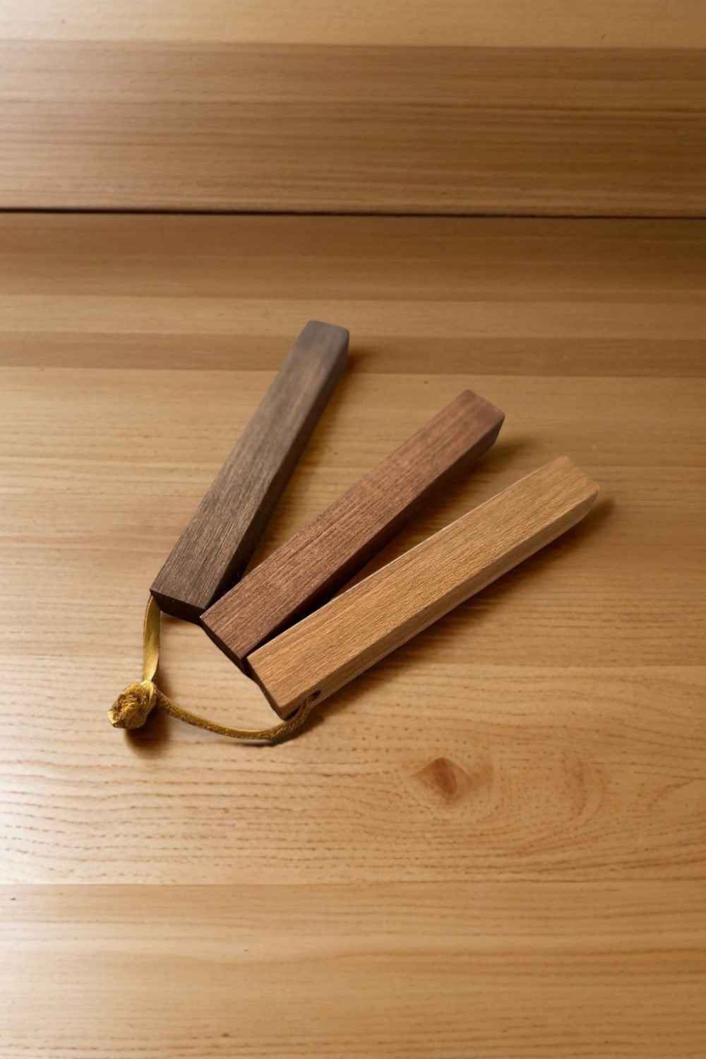 Vune Concept-Regla El Yapımı Deri Detaylı Ahşap Nihale - Small-Sunum Aksesuarları-4-Milagron.com