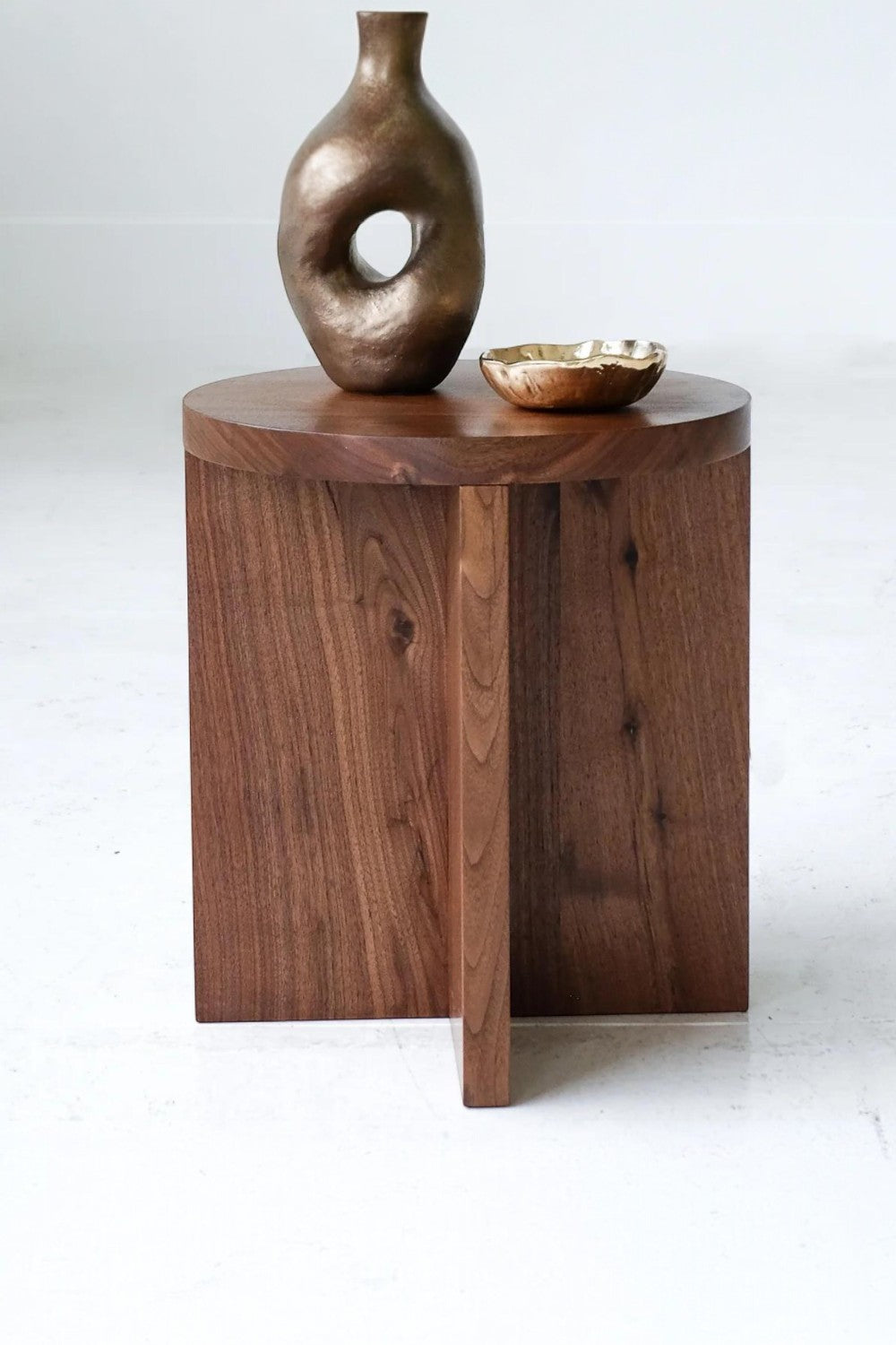 Vune Concept-Sarp El Yapımı Masif Kayın Ahşap Yuvarlak Yan Sehpa Ve Tabure-Sehpa-5-Milagron.com