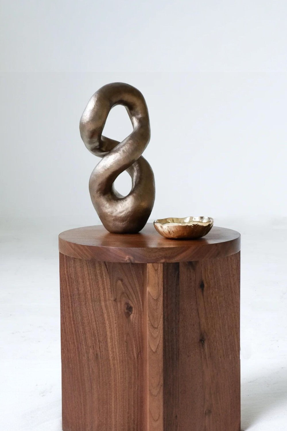 Vune Concept-Sarp El Yapımı Masif Kayın Ahşap Yuvarlak Yan Sehpa Ve Tabure-Sehpa-6-Milagron.com