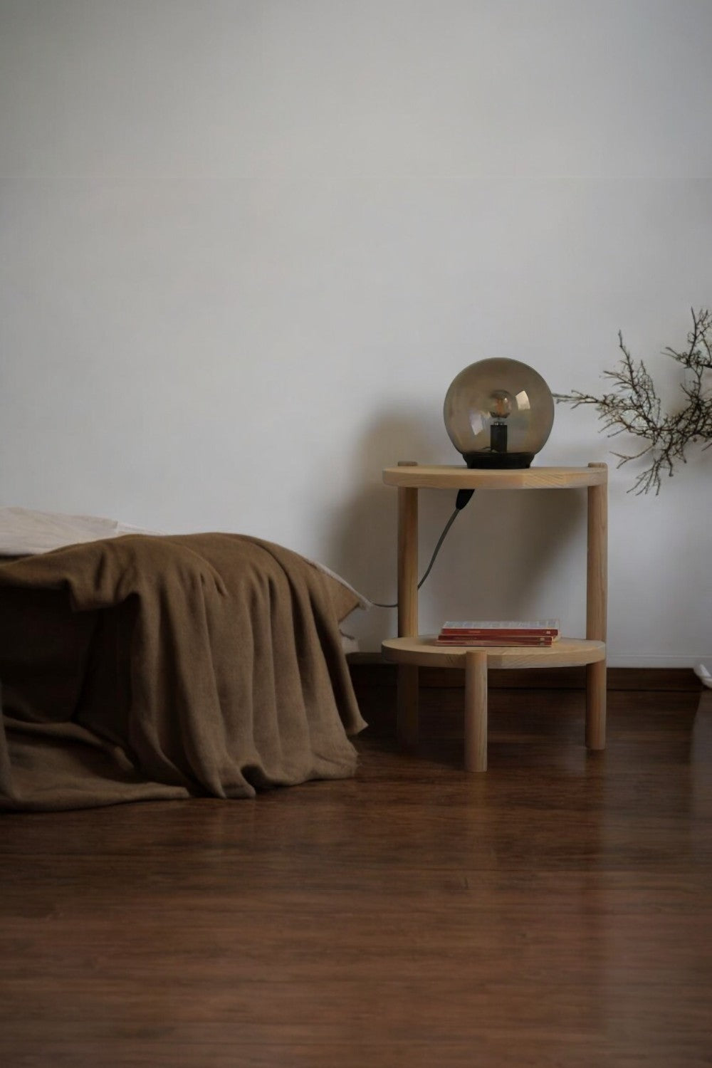 Vune Concept-Sobe El Yapımı Masif Ahşap Yan Sehpa Ve Komodin-Sehpa-9-Milagron.com