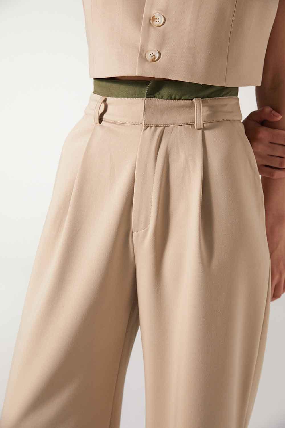 Wabi Sabi-Cle Bej Pileli Kemer Detaylı Yüksek Bel Pantolon-Pantolon-3-Milagron.com